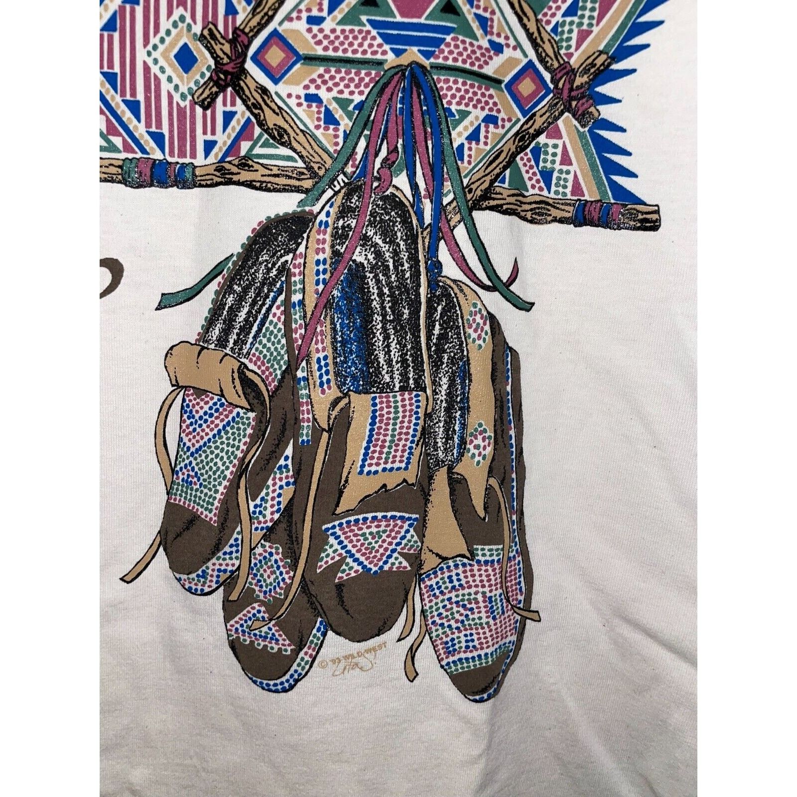 Jerzees 90s CO Colorado Native American Mocassin Shoes Art Shirt L Size US L / EU 52-54 / 3 - 7 Thumbnail