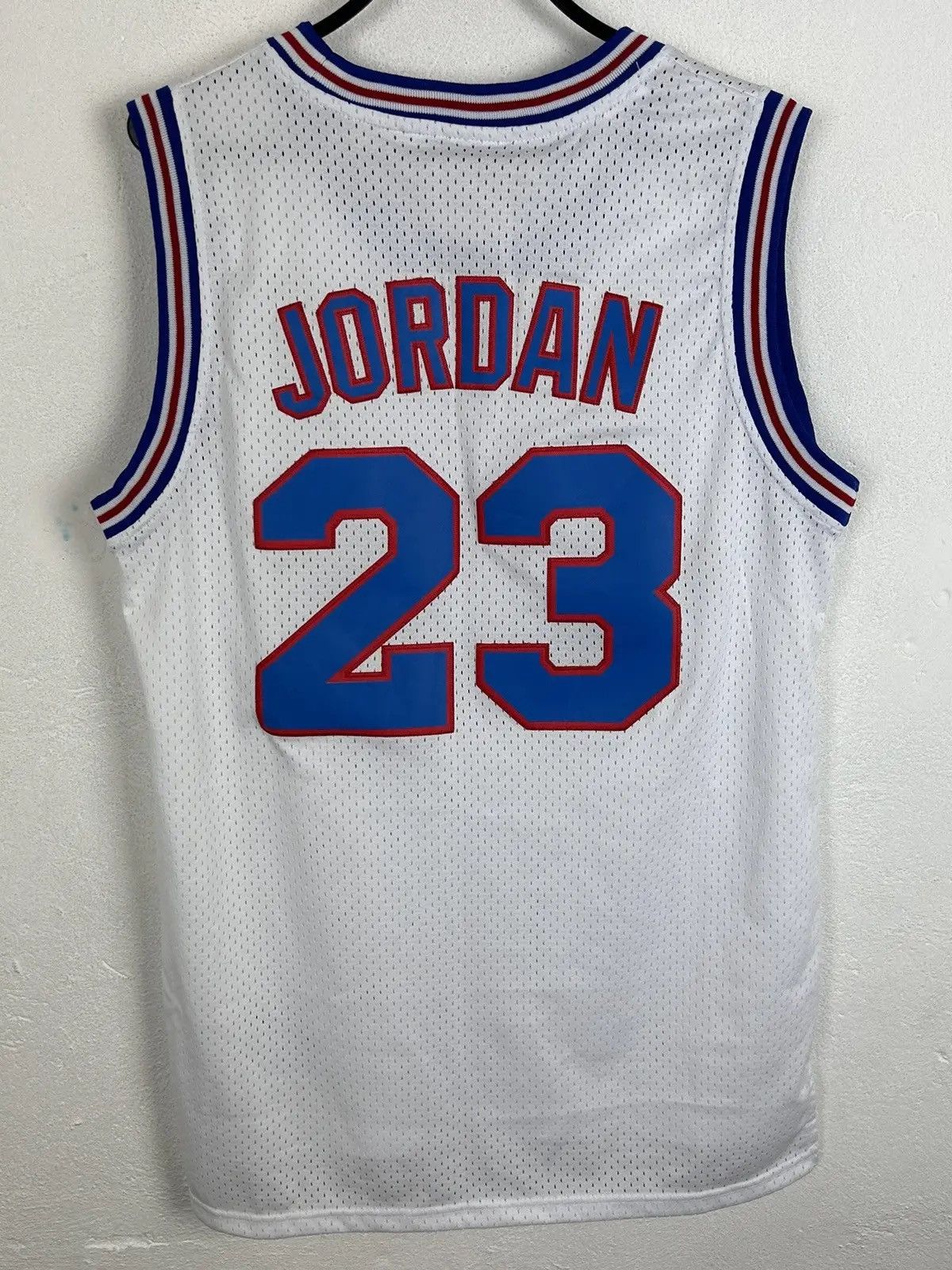 Champion BNWT 90s Vintage Champion Tune Squad Jordan #23 Jersey Size US S / EU 44-46 / 1 - 9 Thumbnail