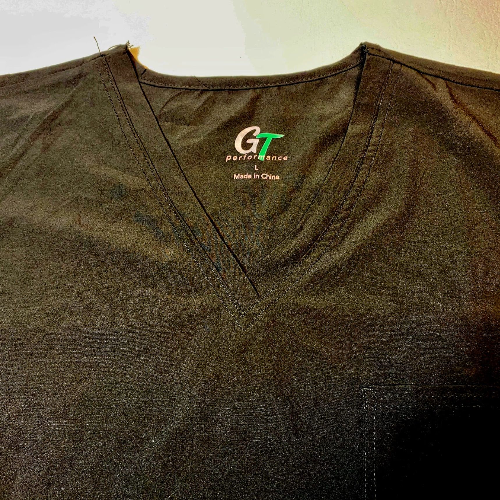Vintage GT Performance Scrub Top Women's Large Black V-Neck 4 Way Stretch Tuck-In Polyester Medical Solid Black GTN-817BL/L Size L / US 10 / IT 46 - 3 Thumbnail