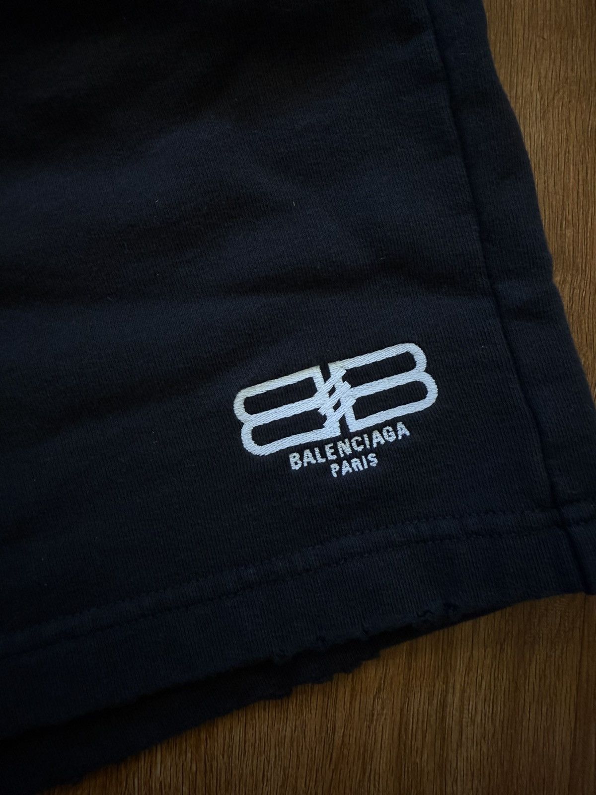 Balenciaga BB Paris Icon Shorts Size US 30 / EU 46 - 3 Thumbnail
