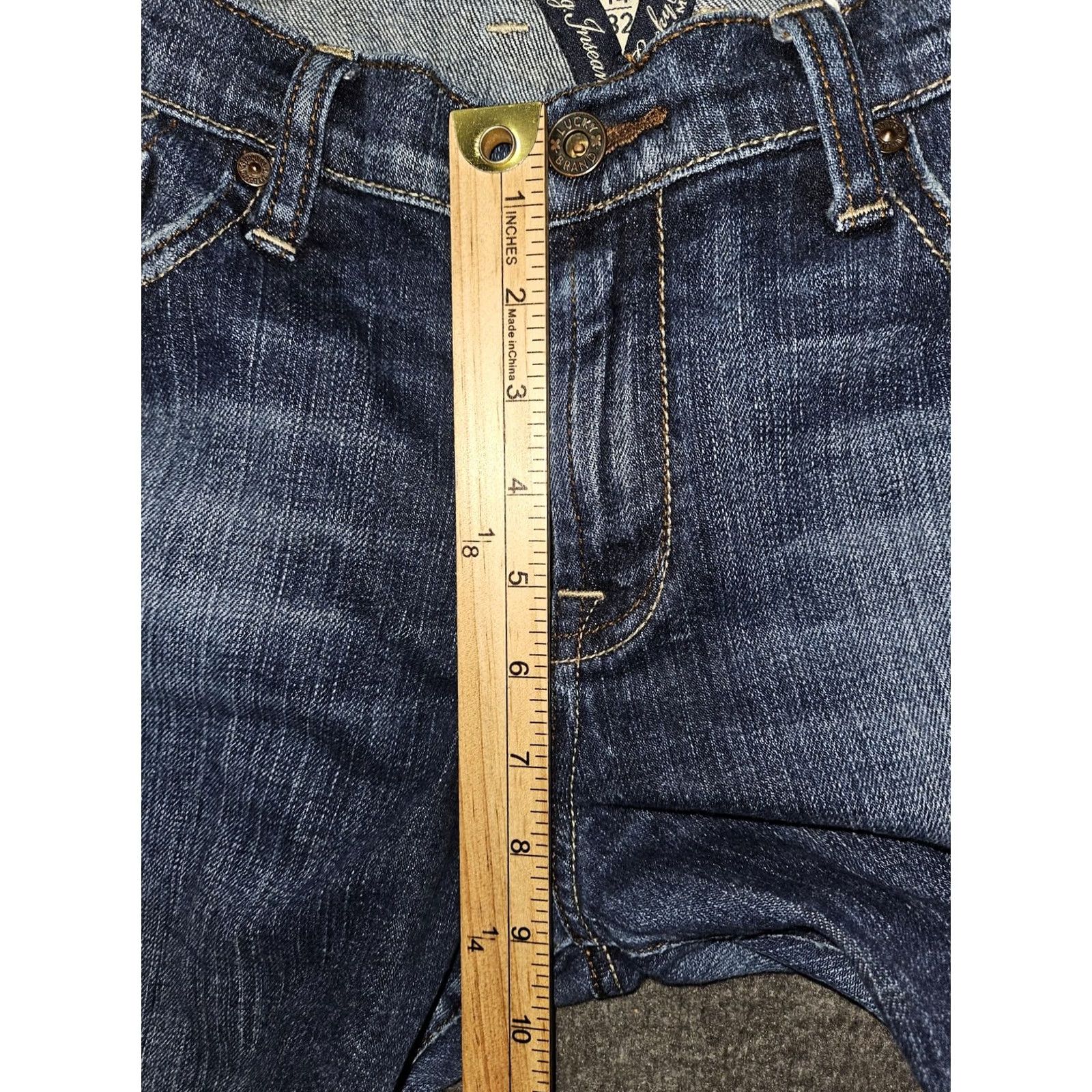 Lucky Brand Lucky Brand Jeans Womens 14 x 32 Blue Sweet N Low Bootcut Stretch Denim Stark Jeans Women Regular 14 32 Blue Boots Cut 5-Pocket Logo City Preppy Size 36" / US 14 / IT 50 - 5 Thumbnail