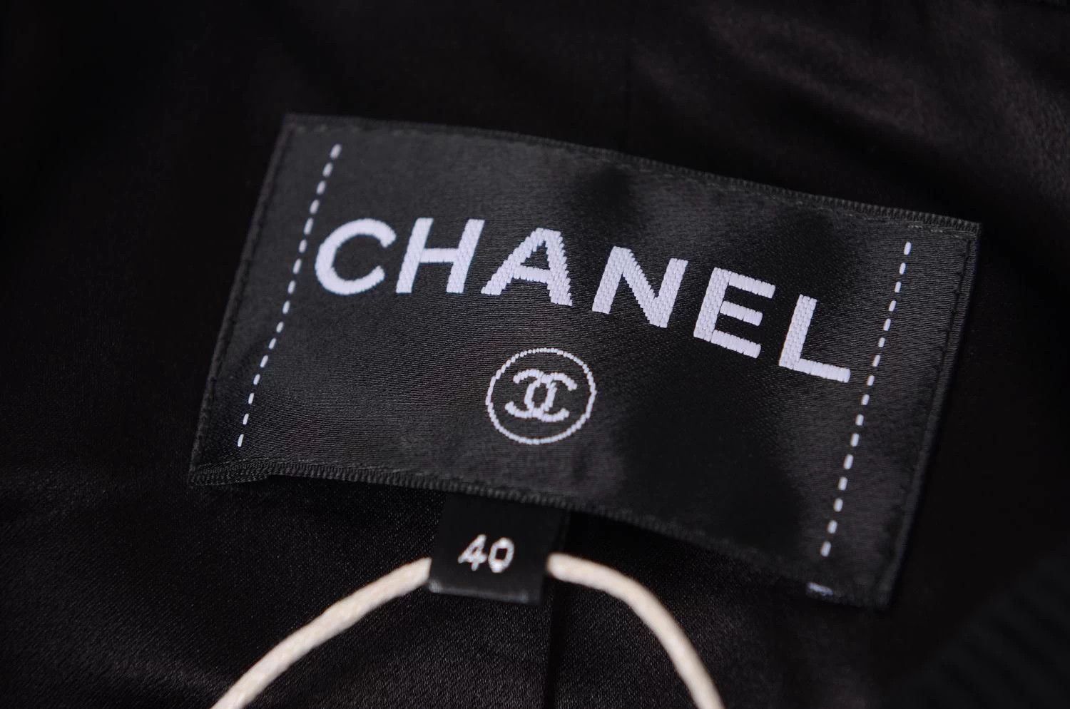 Chanel Chanel Women's Jacket Size M / US 6-8 / IT 42-44 - 2 Thumbnail
