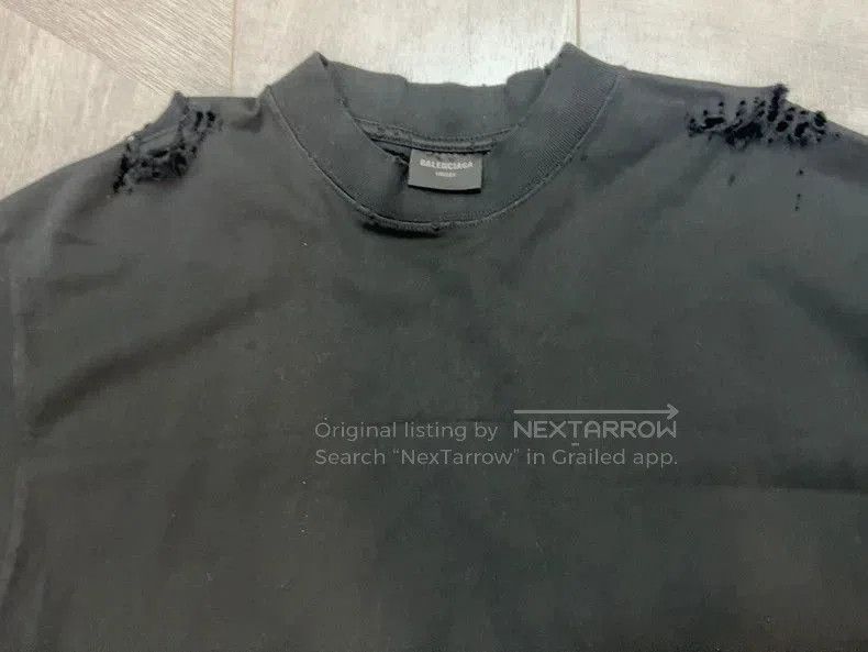 Balenciaga Balenciaga Distressed Gothic Logo Short Sleeve Tee. Size US S / EU 44-46 / 1 - 3 Thumbnail