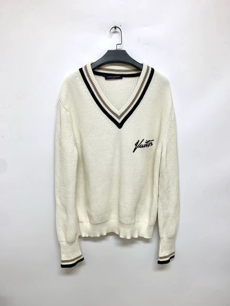 Louis Vuitton Louis Vuitton Cream V-neck knit sweater Size US S / EU 44-46 / 1 - 1 Thumbnail