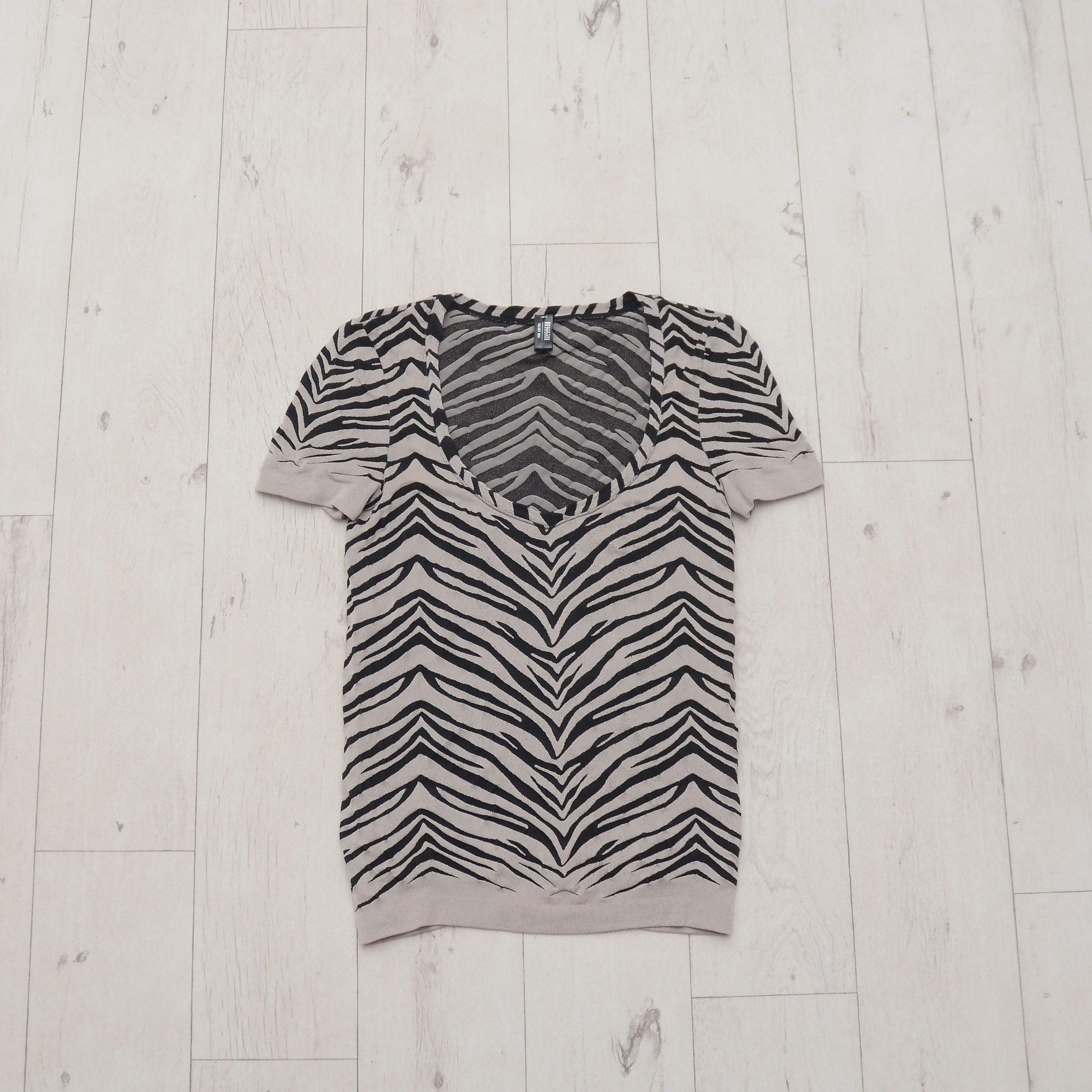 Wolford Wolford Scoop Neck Pullover Size M Tiger Zebra Stretchy Boho Size M / US 6-8 / IT 42-44 - 1 Thumbnail