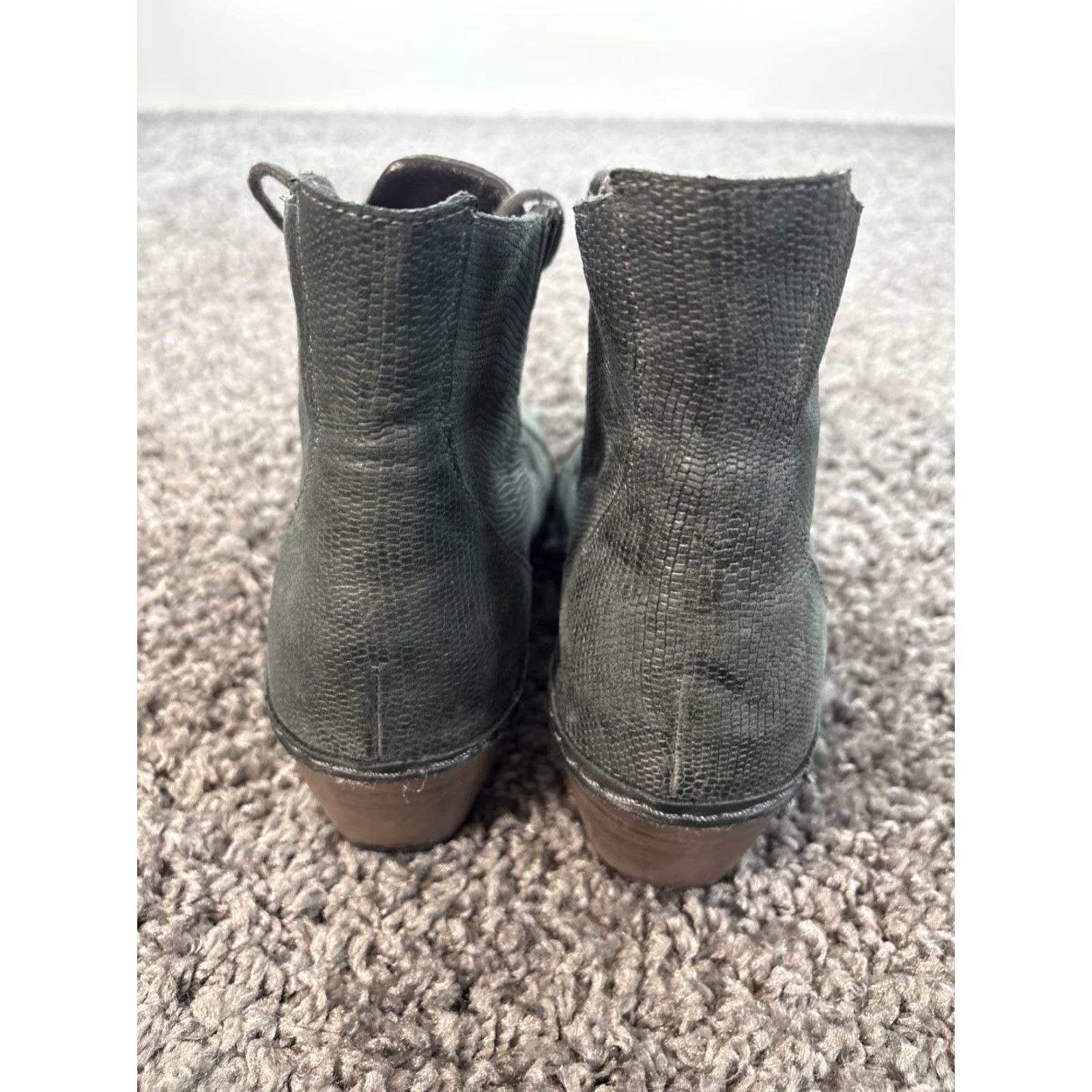Vintage Naot Avila Voyage Ankle Reptile Gray Textured Heels Booties Women 8.5 Leather Lace Up Bootie Gray/Black 39 (8-8.5) US 8.5 EU 41 41? Size US 9 / IT 39 - 3 Thumbnail