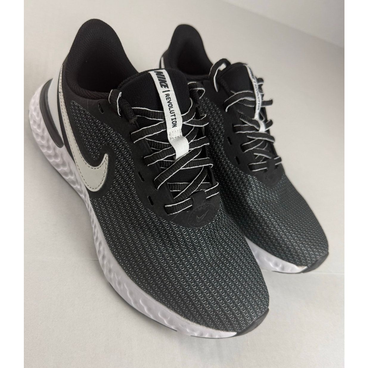 Nike Nike Revolution Size 7 Women's Pre-Owned Size US 7 / IT 37 - 3 Thumbnail