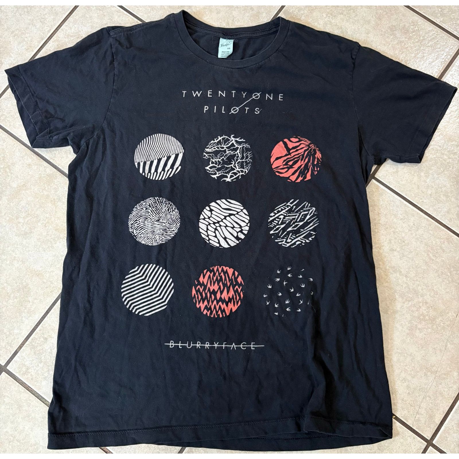 Pacific and Co. Twenty One Pilots Blurryface album t shirt pacific large Size US L / EU 52-54 / 3 - 1 Thumbnail