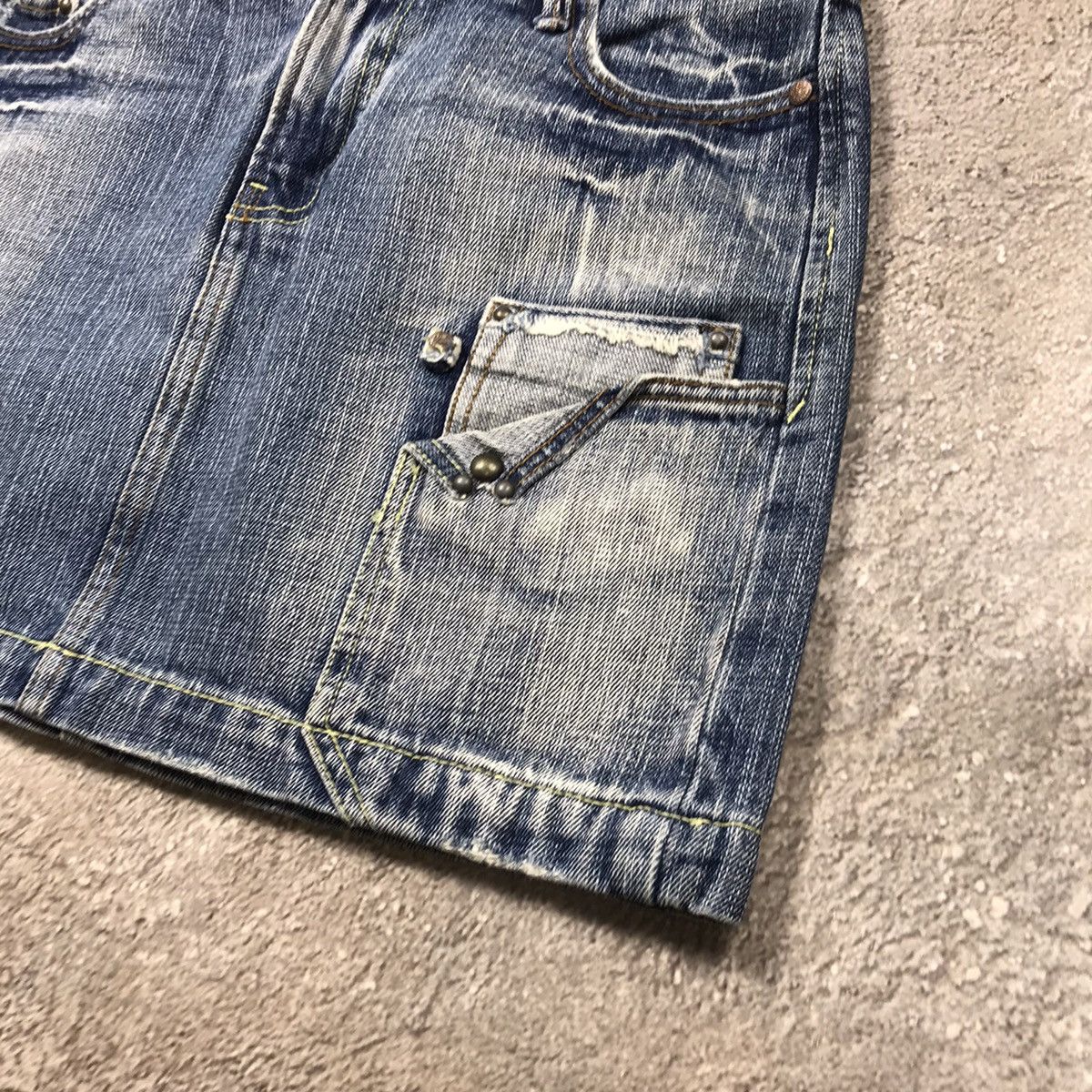 Japanese Brand vintage mini skirt japan denim streetwear style Y2K Size 29" - 3 Thumbnail