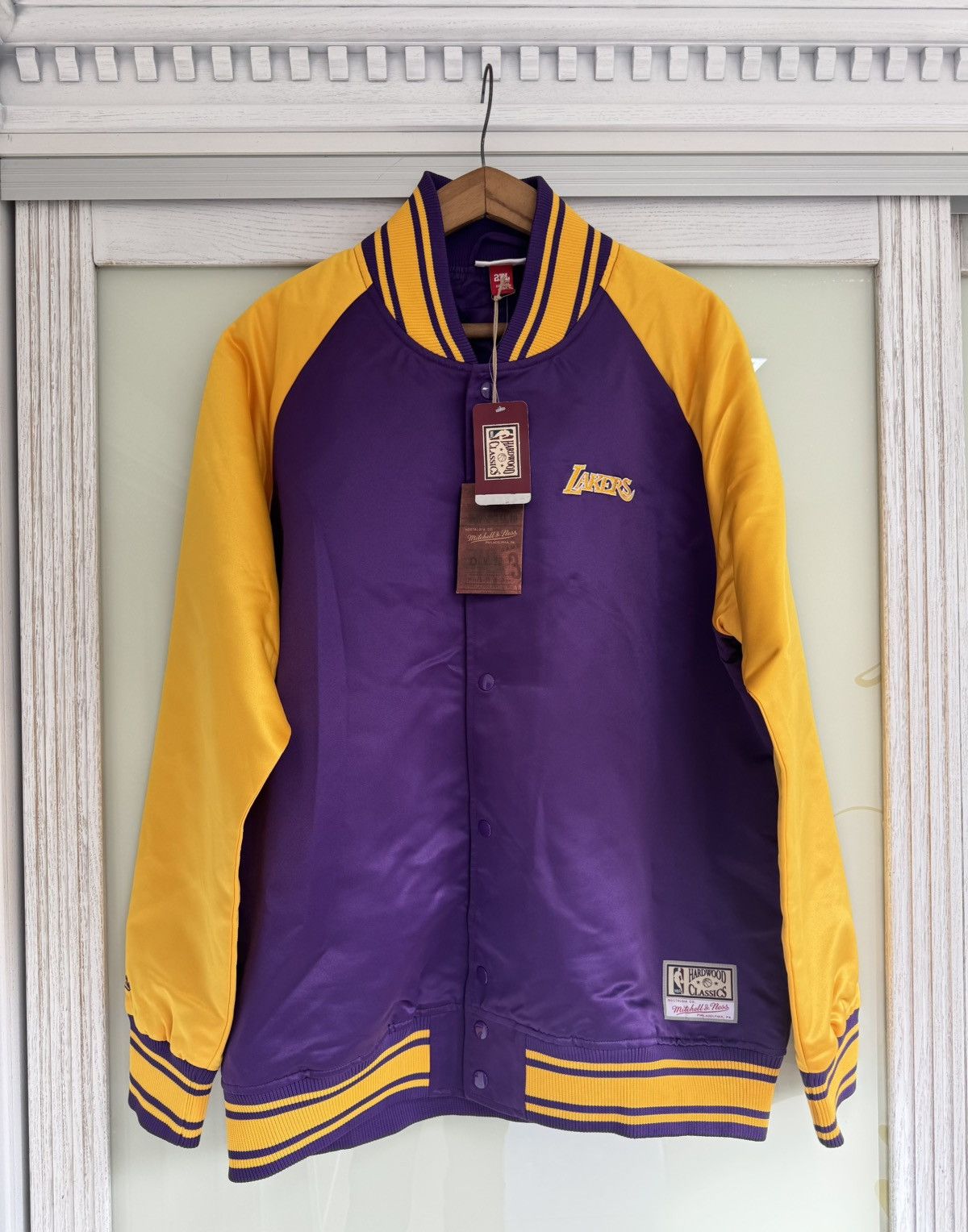 Mitchell & Ness NWT Lakers Mitchell&Ness Bomber Basketball Jacket Size US XXL / EU 58 / 5 - 1 Thumbnail