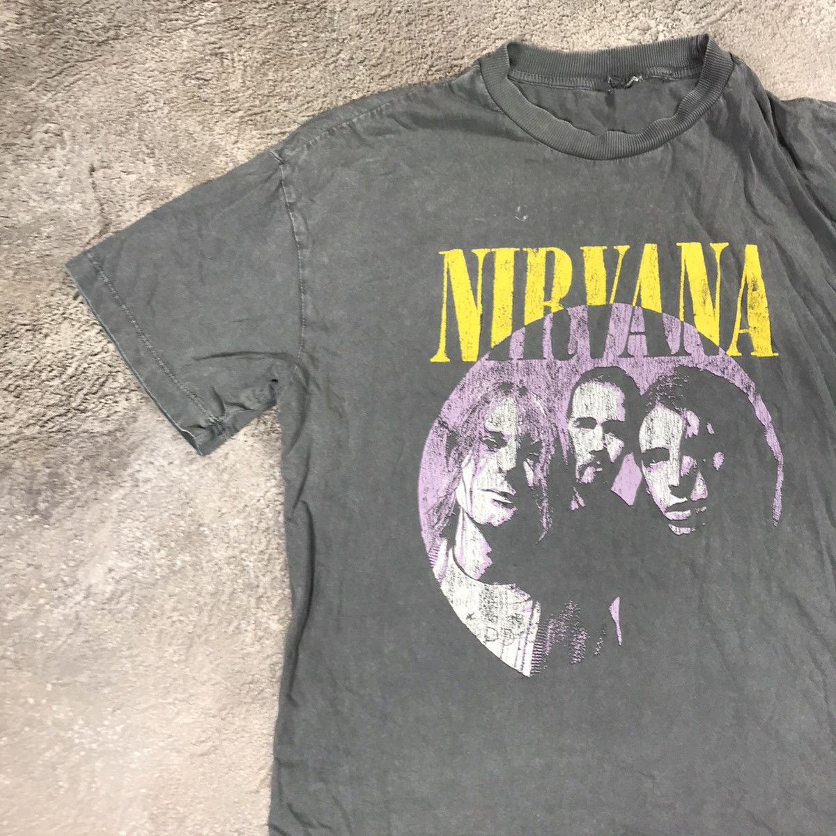 Vintage Vintage 90s Nirvana Band Tee Sun Faded Grunge Graphic Boxy S Size US S / EU 44-46 / 1 - 3 Thumbnail