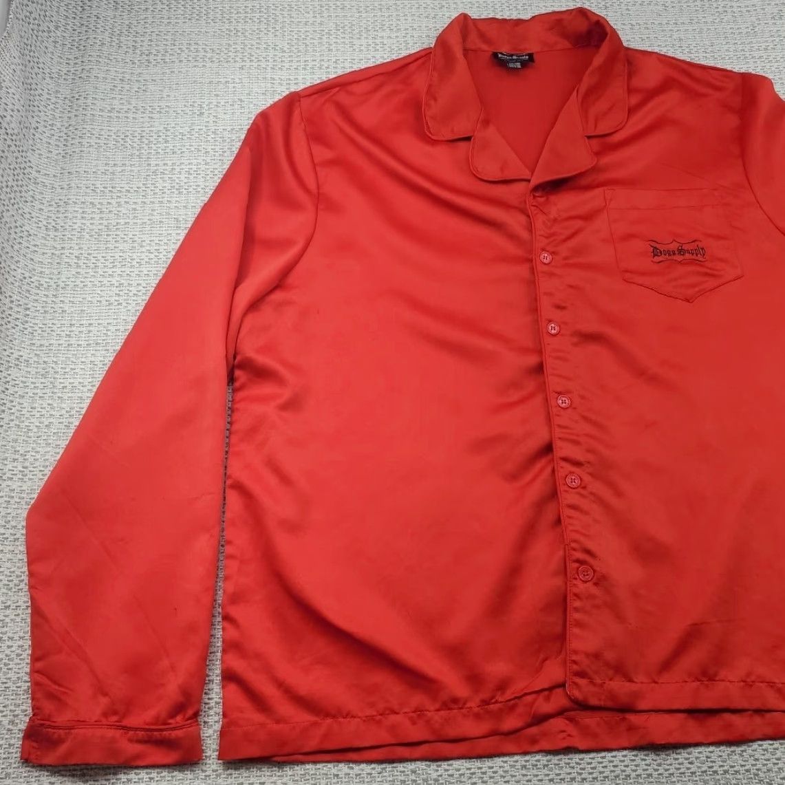 Vintage Dogg Supply Snoop Dogg Mens Sleep Shirt 2XL Satin Poly Red Long Sleeve Button Collared Pocket Logo Sleepwear Size US XXL / EU 58 / 5 - 3 Thumbnail