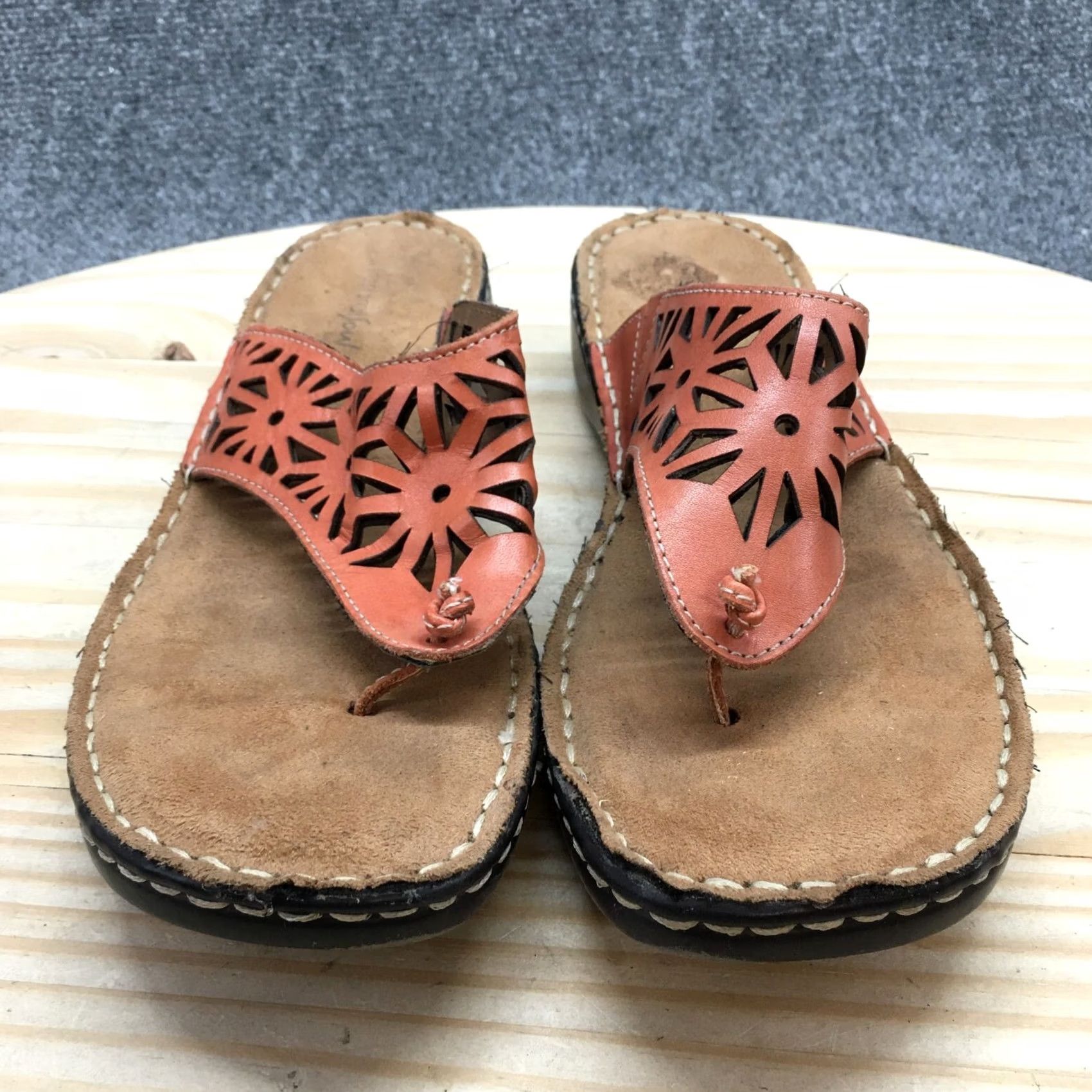 Naturalizer Natural Soul Naturalizer Sandal Womens 9.5M Orange Calista Thong Leather Shoes Size US 10 / IT 40 - 3 Thumbnail