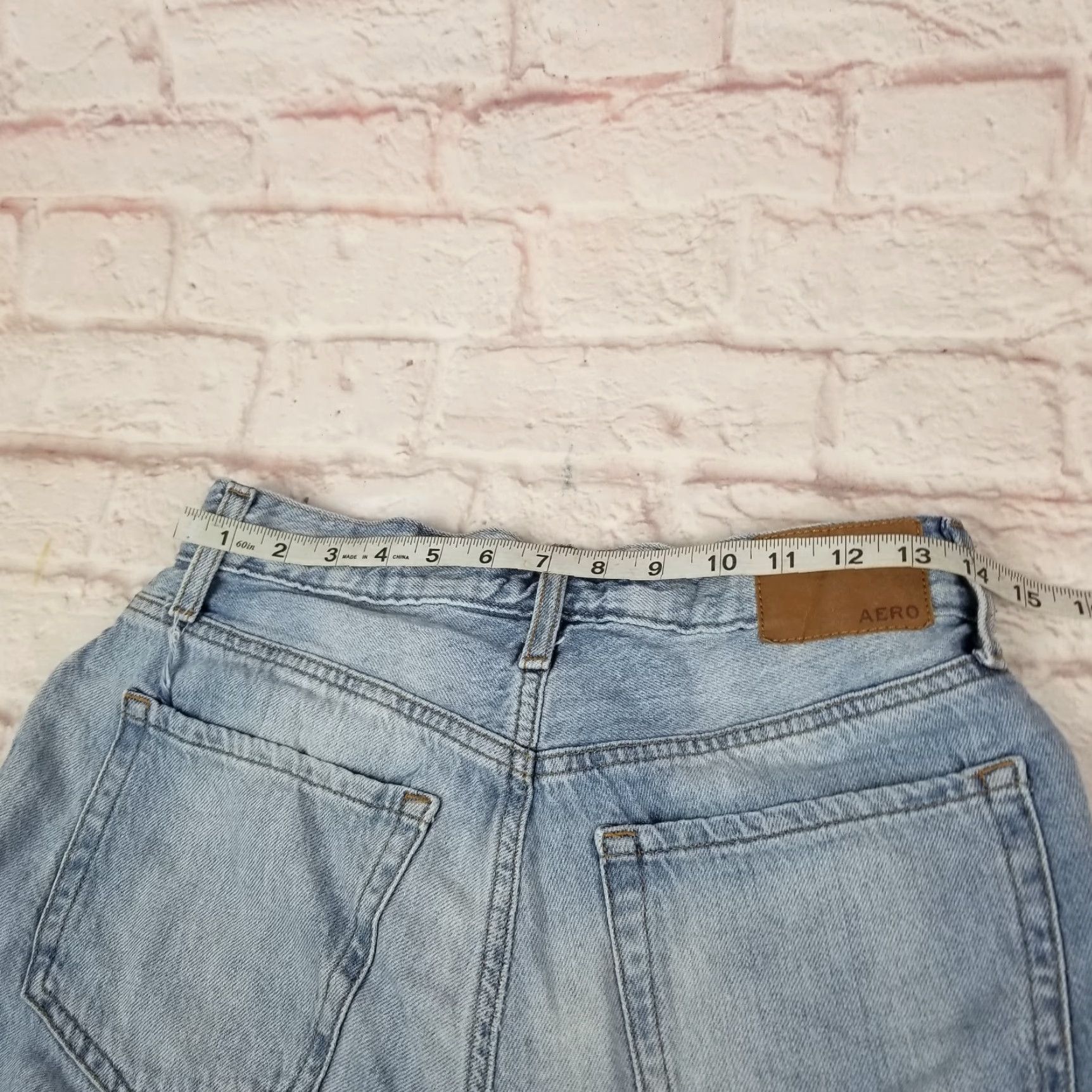 Vintage Aeropostale Womens Shorts Size 4 Blue Light Wash High Rise Mom Cut-off Size 27" / US 4 / IT 40 - 6 Thumbnail