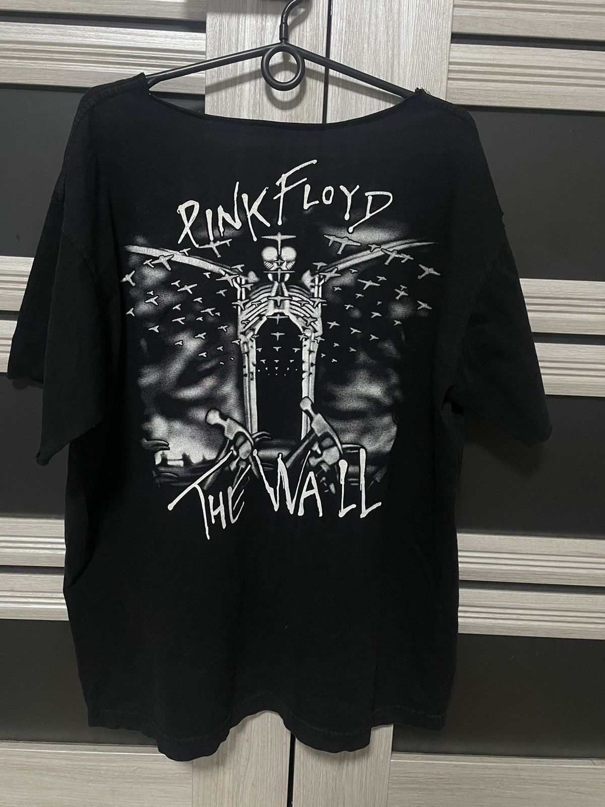 Band Tees × Pink Floyd × Vintage Vintage Pink Floyd The Wall T Shirt Double Logo Tee 90s Rare Size US XXL / EU 58 / 5 - 2 Thumbnail