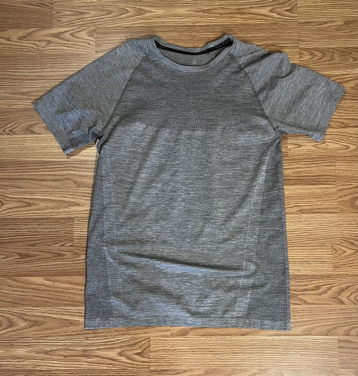 Other Grey athletic shirt vintage Size US M / EU 48-50 / 2 - 1 Thumbnail