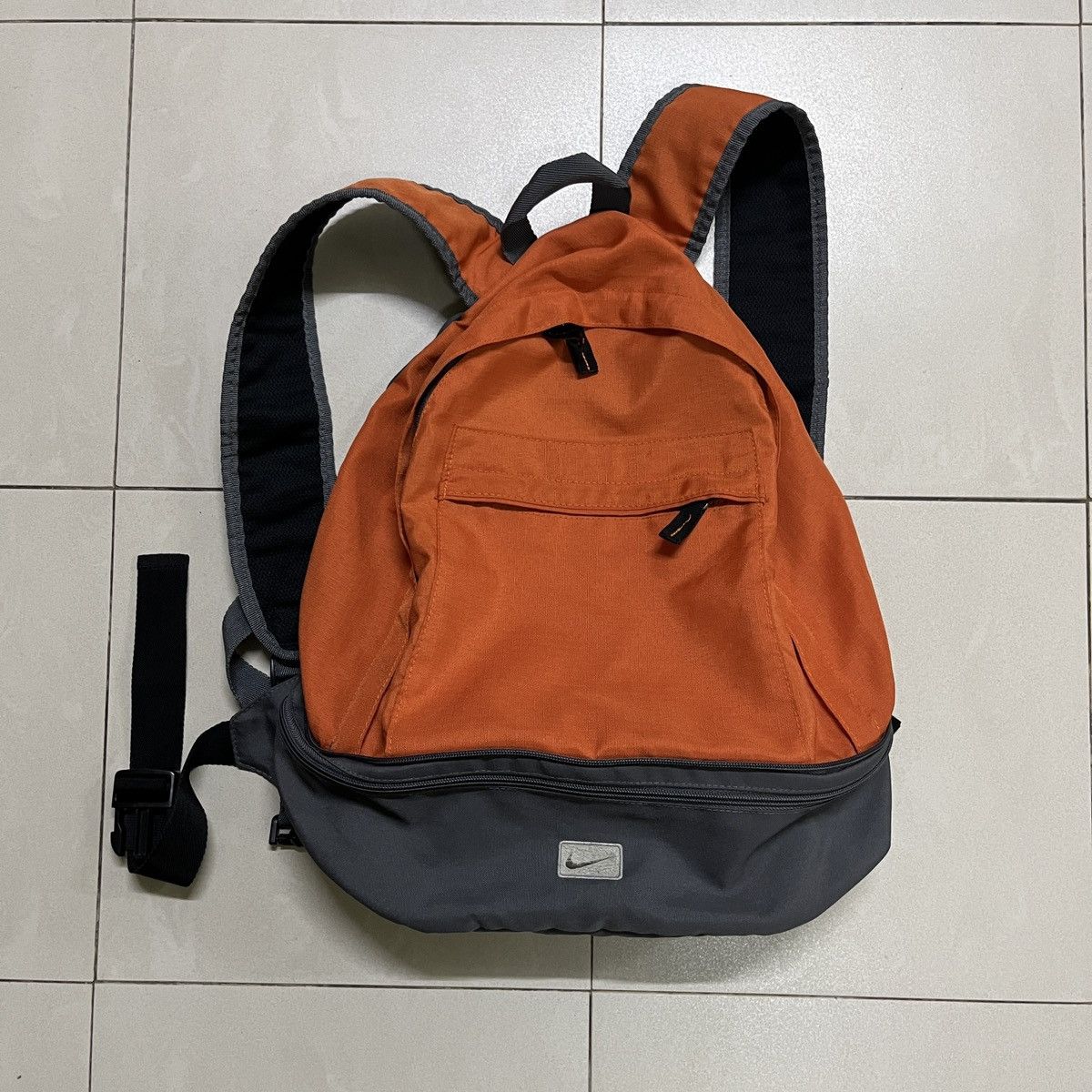 Nike × Vintage Vintage Rare Nike 2 Way Bag/Backpack Size ONE SIZE - 4 Thumbnail