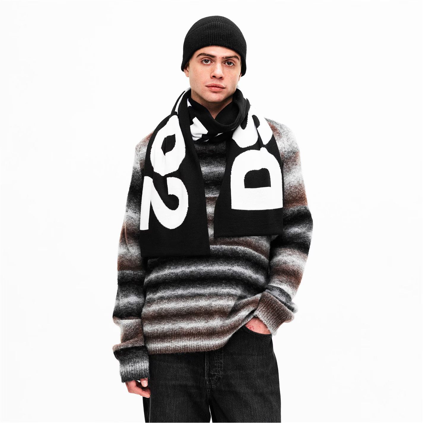 Dsquared2 o1g2r1mq0426 Size: OS / Scarf in Black Size ONE SIZE - 2 Thumbnail