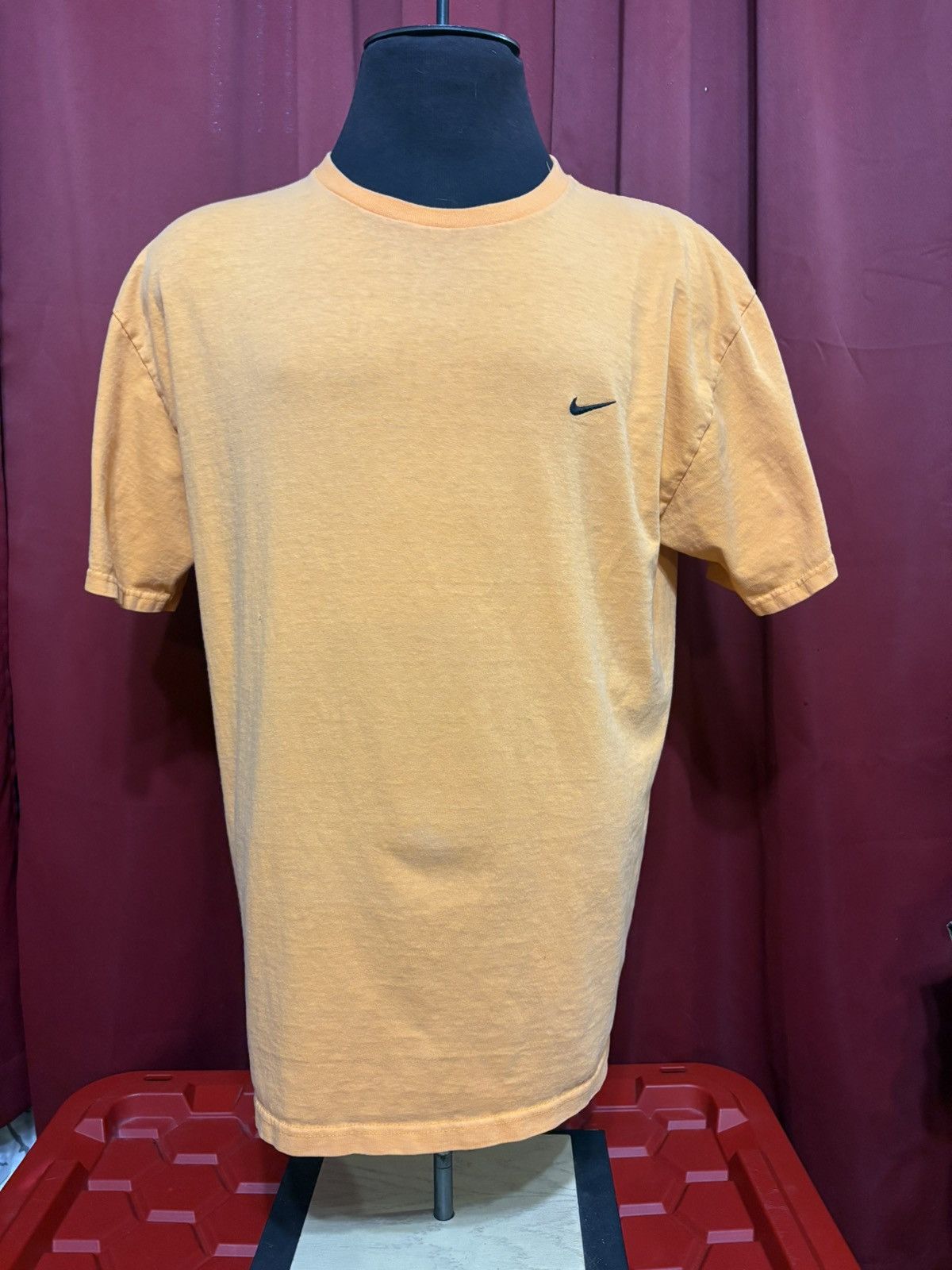 Nike Vintage Nike Swoosh Tshirt 90’s Peachy Orange Black Swoosh Size US L / EU 52-54 / 3 - 1 Thumbnail