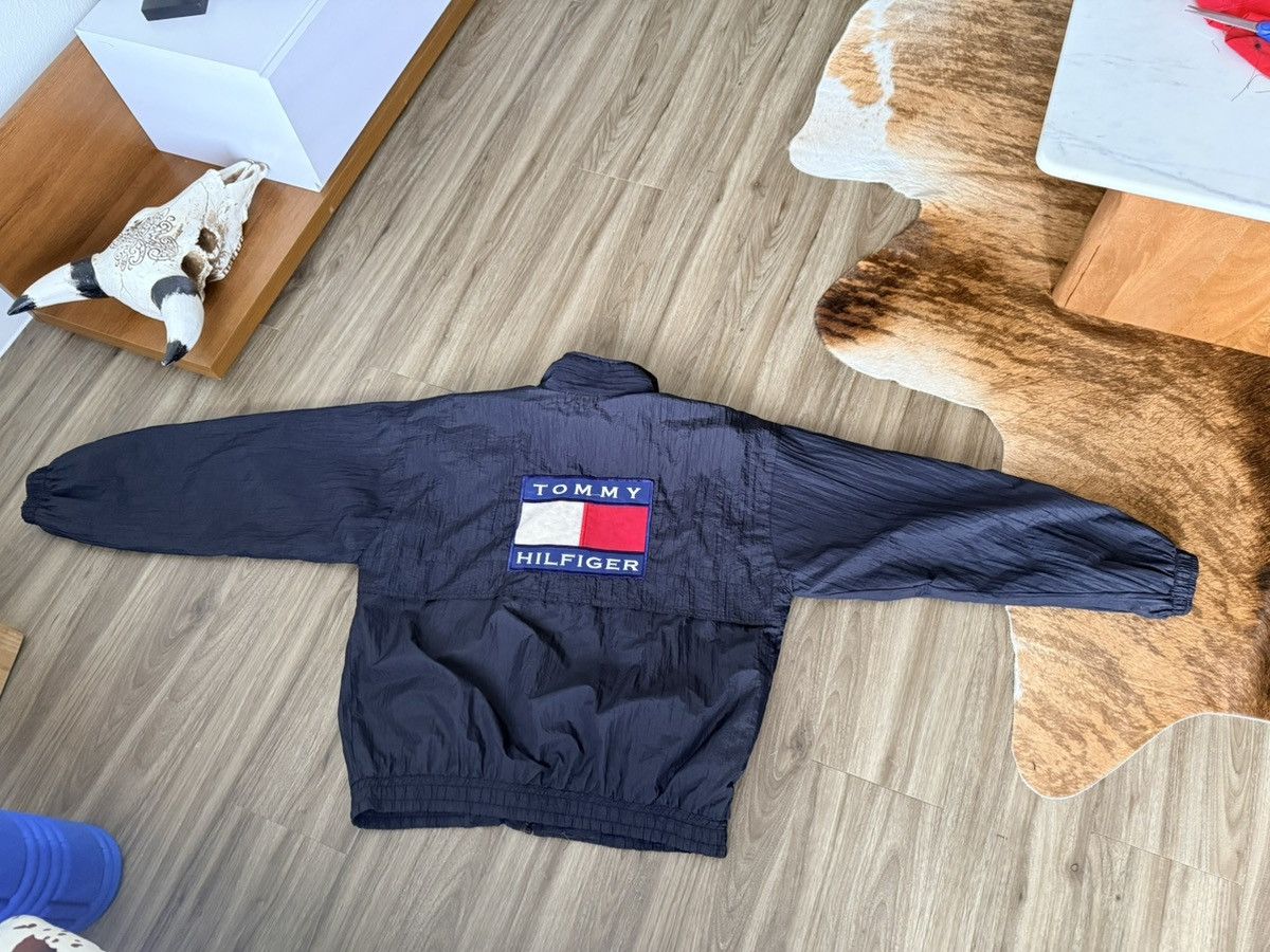 Tommy Hilfiger Tommy Hilfiger Vintage 90s Windbreaker Jacket Full Zip Size US XL / EU 56 / 4 - 4 Thumbnail