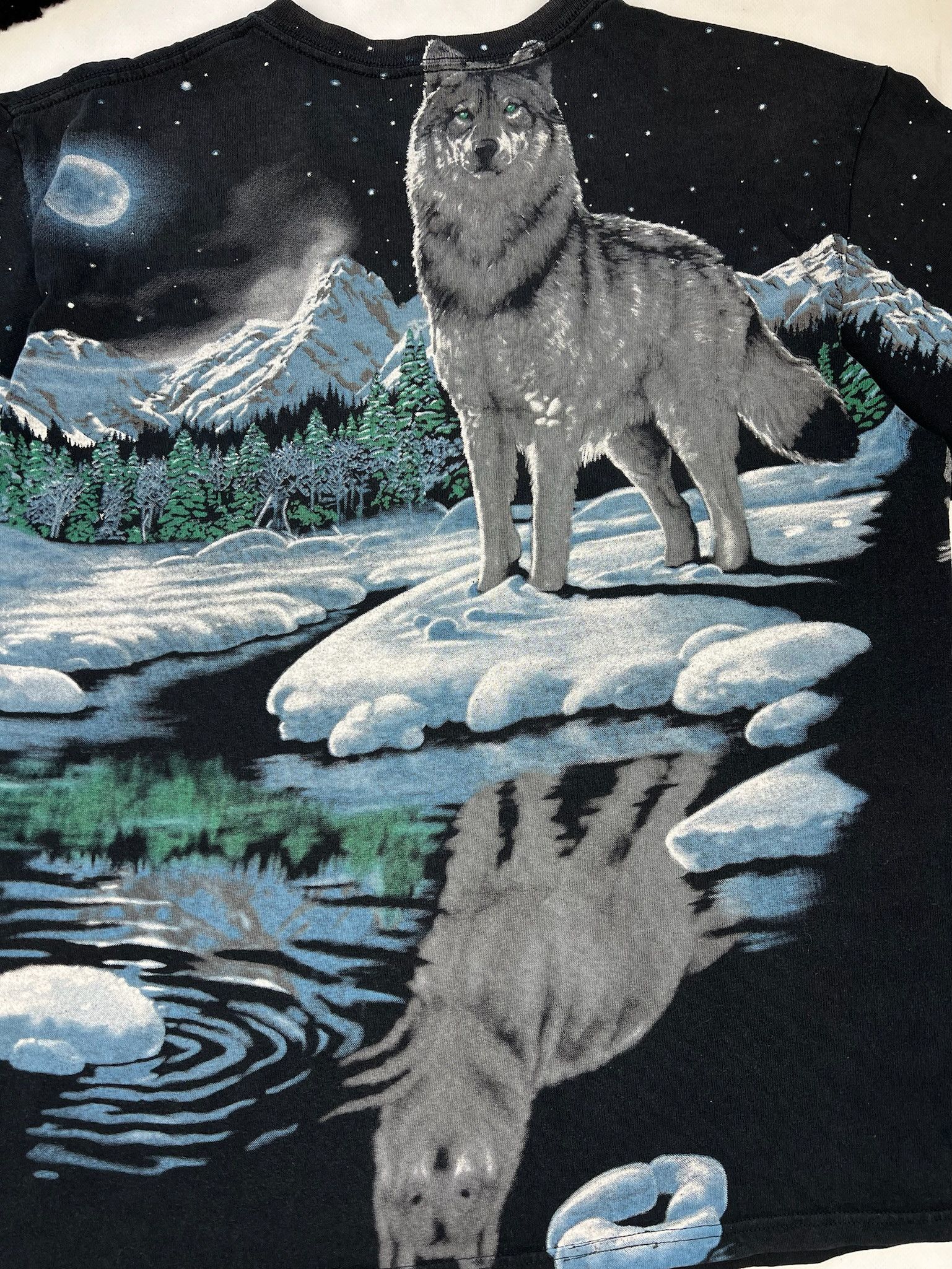 Liquid Blue × Vintage Vintage 1995 Liquid Blue Wolf John Connell Size US L / EU 52-54 / 3 - 7 Thumbnail