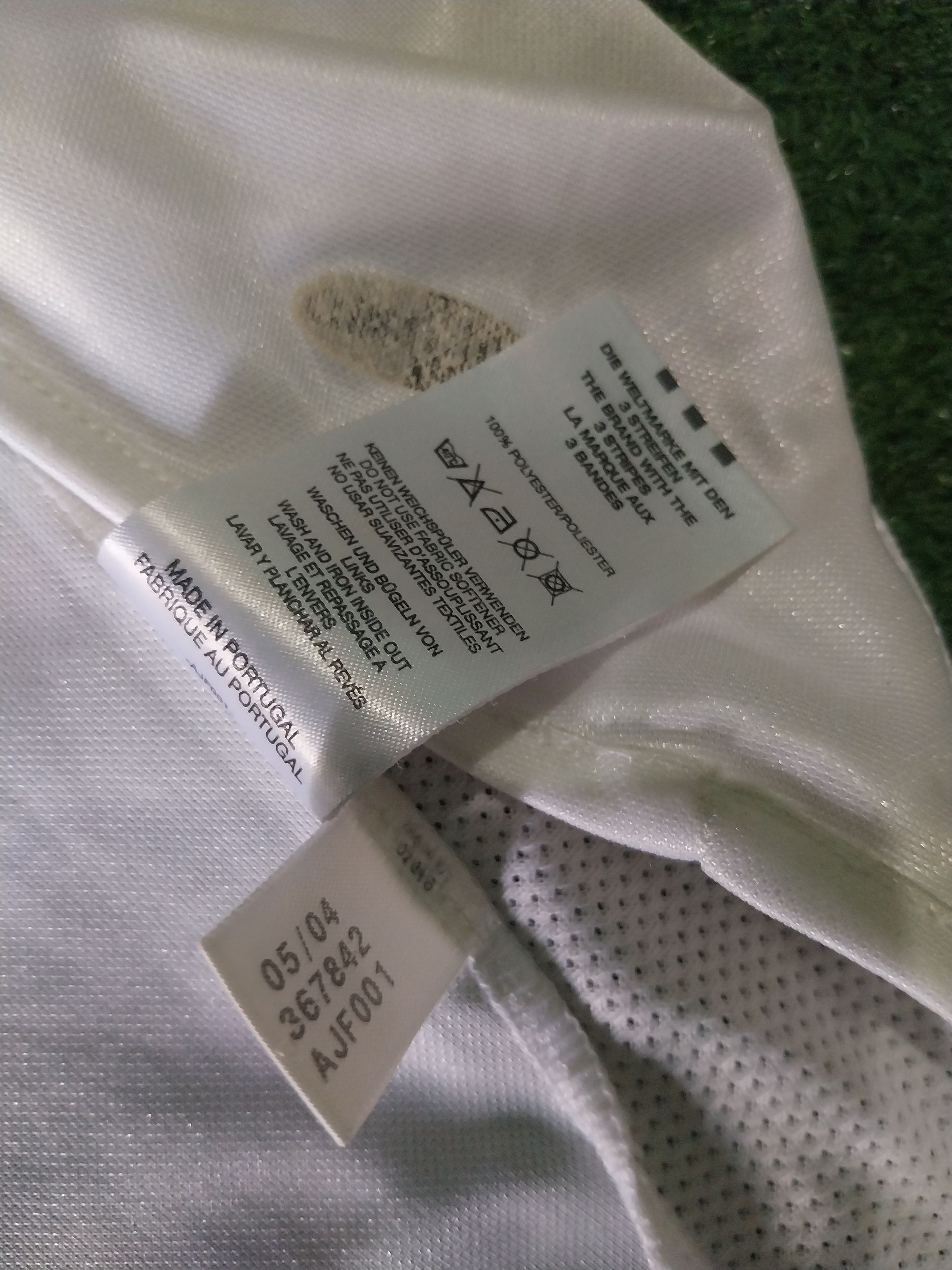 Adidas Real madrid home 2004/2005 david beckham jersey football Size US L / EU 52-54 / 3 - 7 Thumbnail