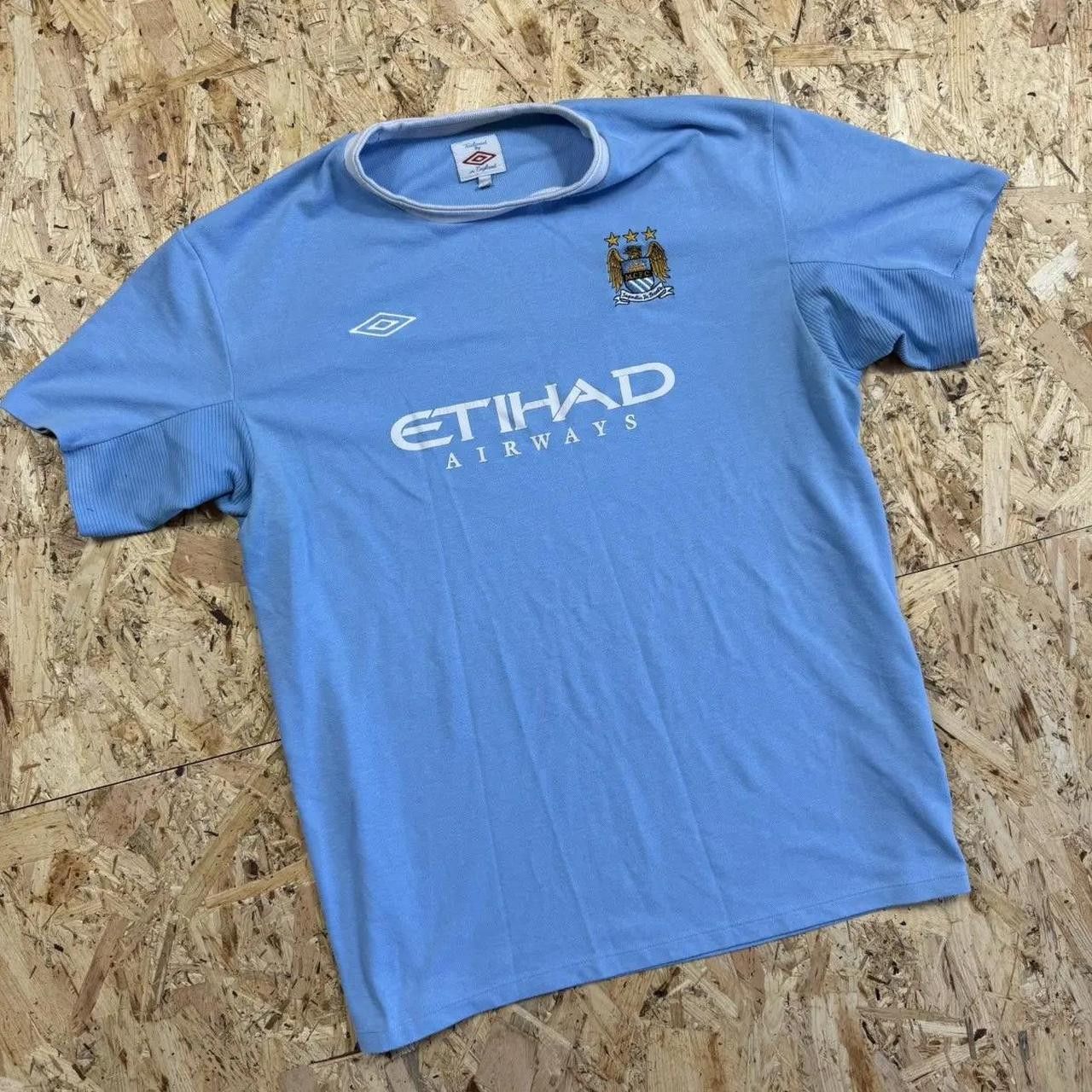 Umbro Manchester City Umbro home shirt, blue, with white trim Size US M / EU 48-50 / 2 - 2 Thumbnail