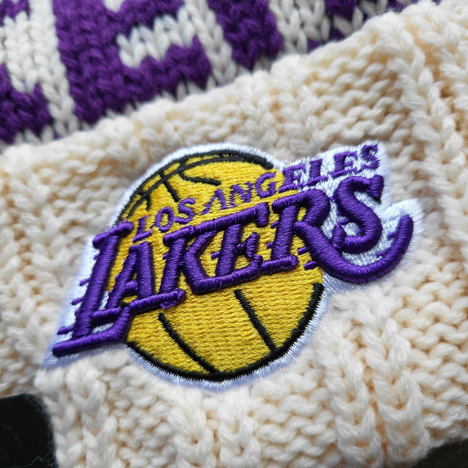 Other NWT Los Angeles Lakers Chunky Knit Pom Beanie Fleece Lined Size ONE SIZE - 2 Thumbnail