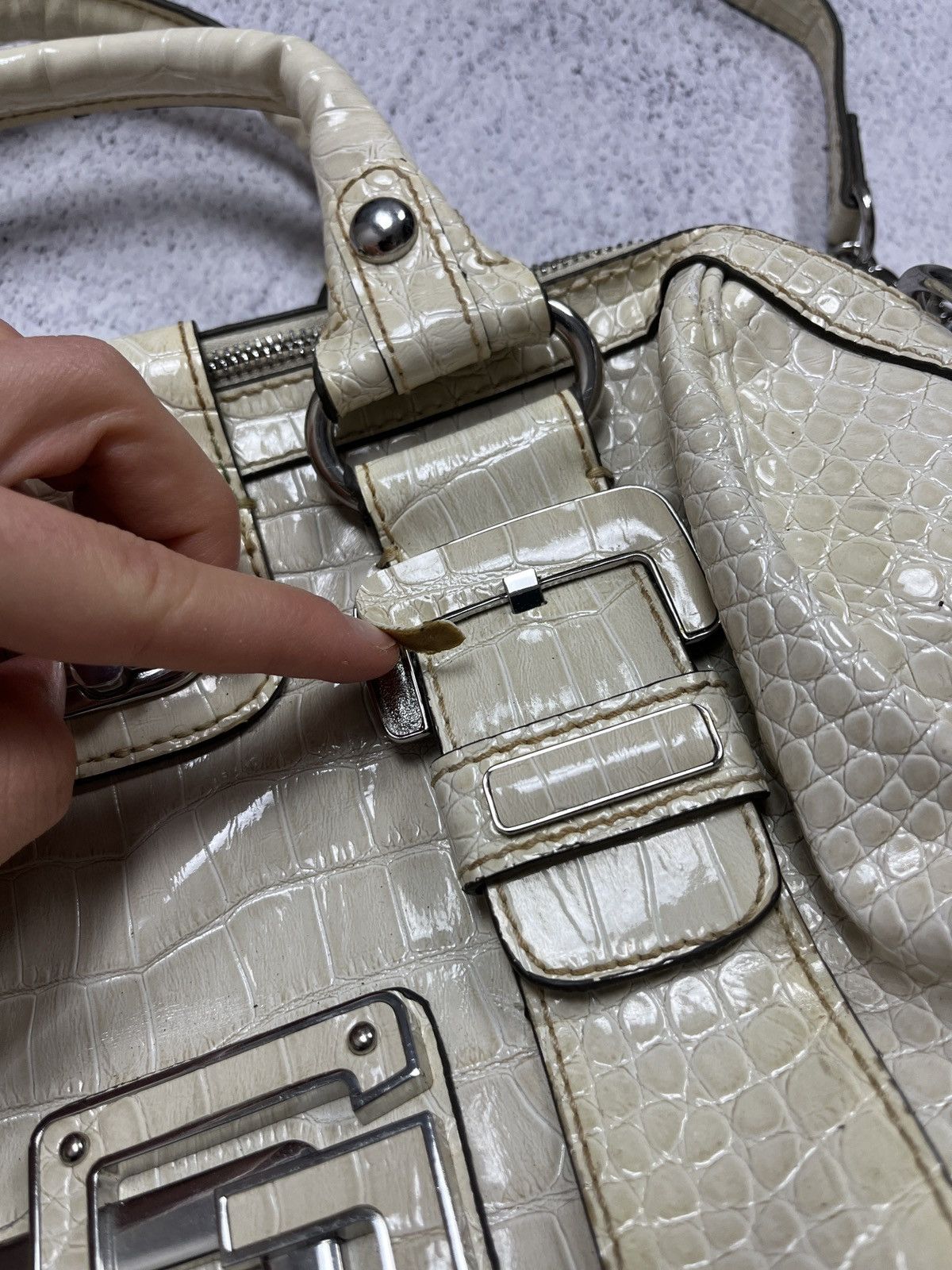 Guess Guess Vintage Buckle Logo Shoulder Bag 00’s Y2k Avant Garde Size ONE SIZE - 13 Thumbnail