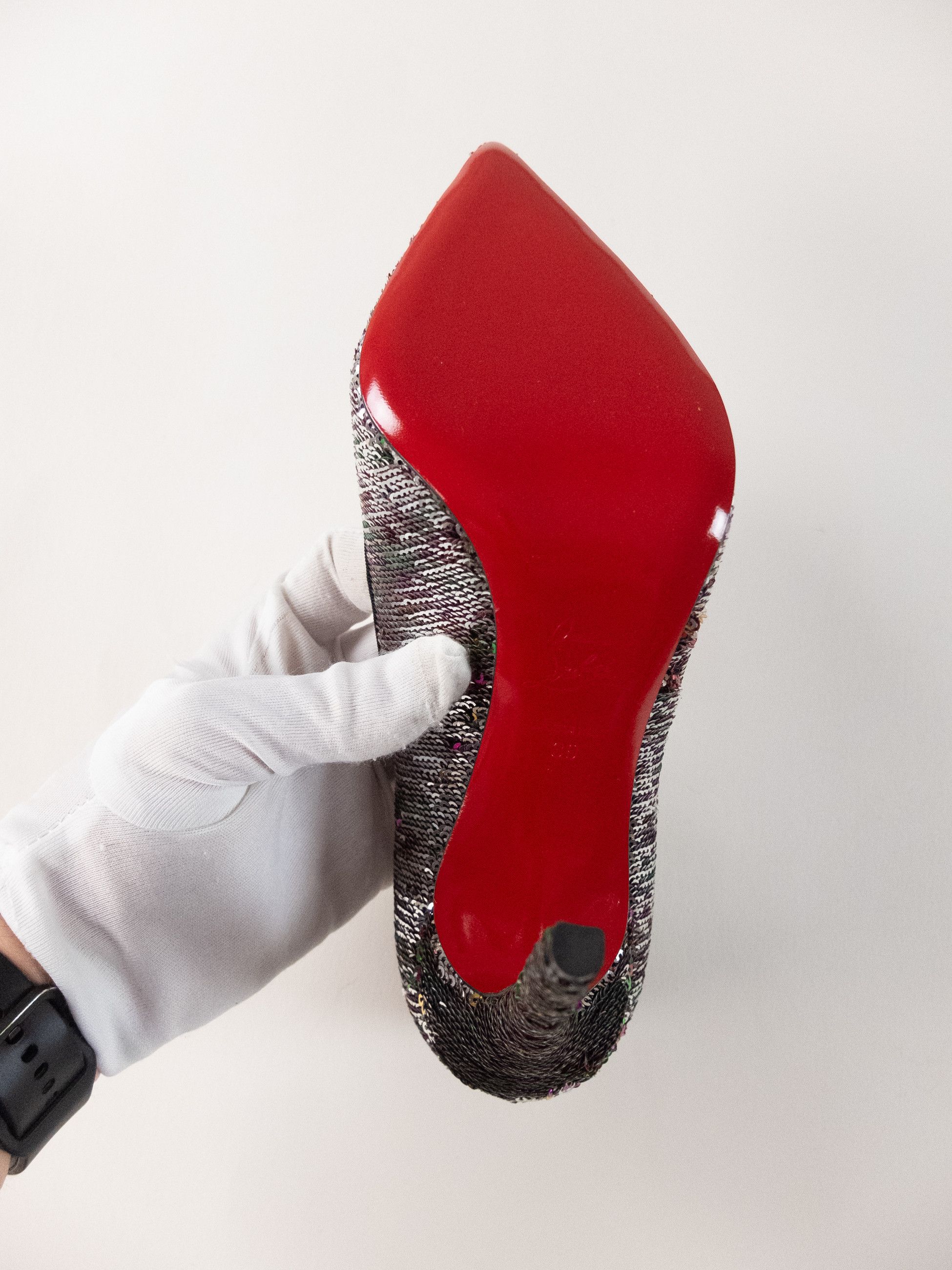 Christian Louboutin CHRISTIAN LOUBOUTIN Pigalle Follies silver sequin pumps 9 Size US 9 / IT 39 - 8 Thumbnail
