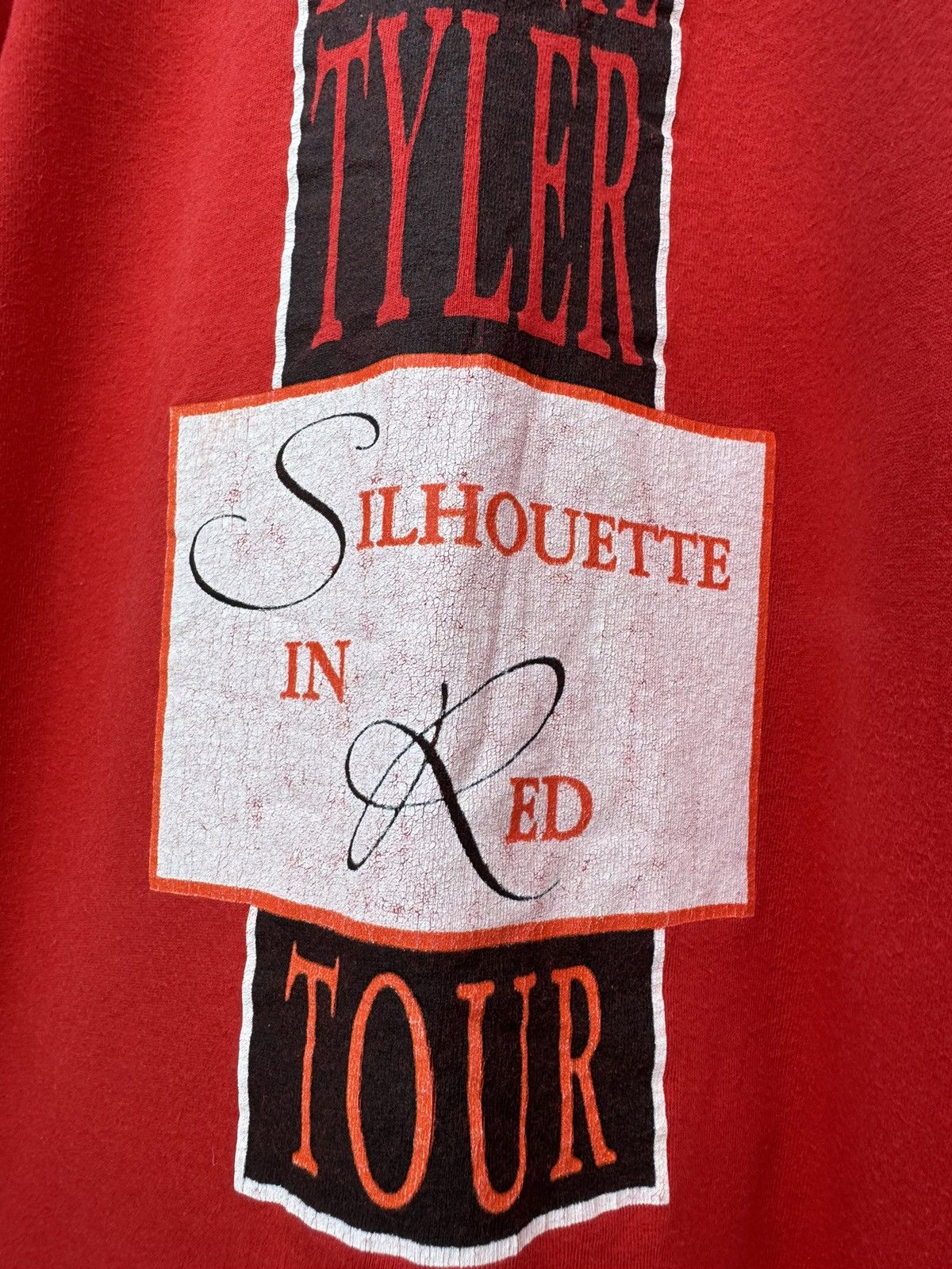 Band Tees Vintage Bonnie Tyler 1994 Silhouette in Red Rare T shirt Tee Size US XL / EU 56 / 4 - 8 Thumbnail