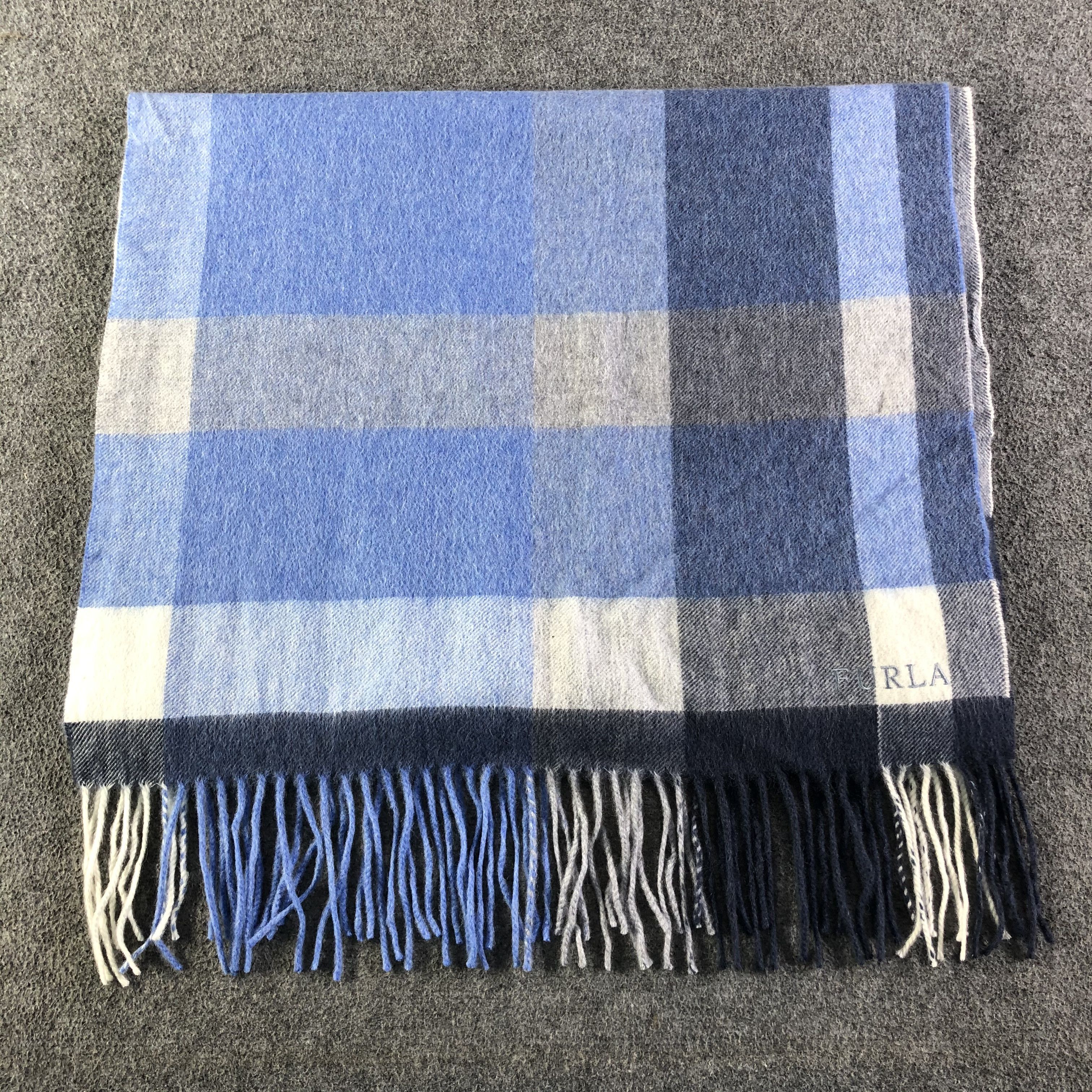 Furla Furla Cashmere Oversize Scarf / Muffler / Neckwear SS1502 Size ONE SIZE - 2 Thumbnail