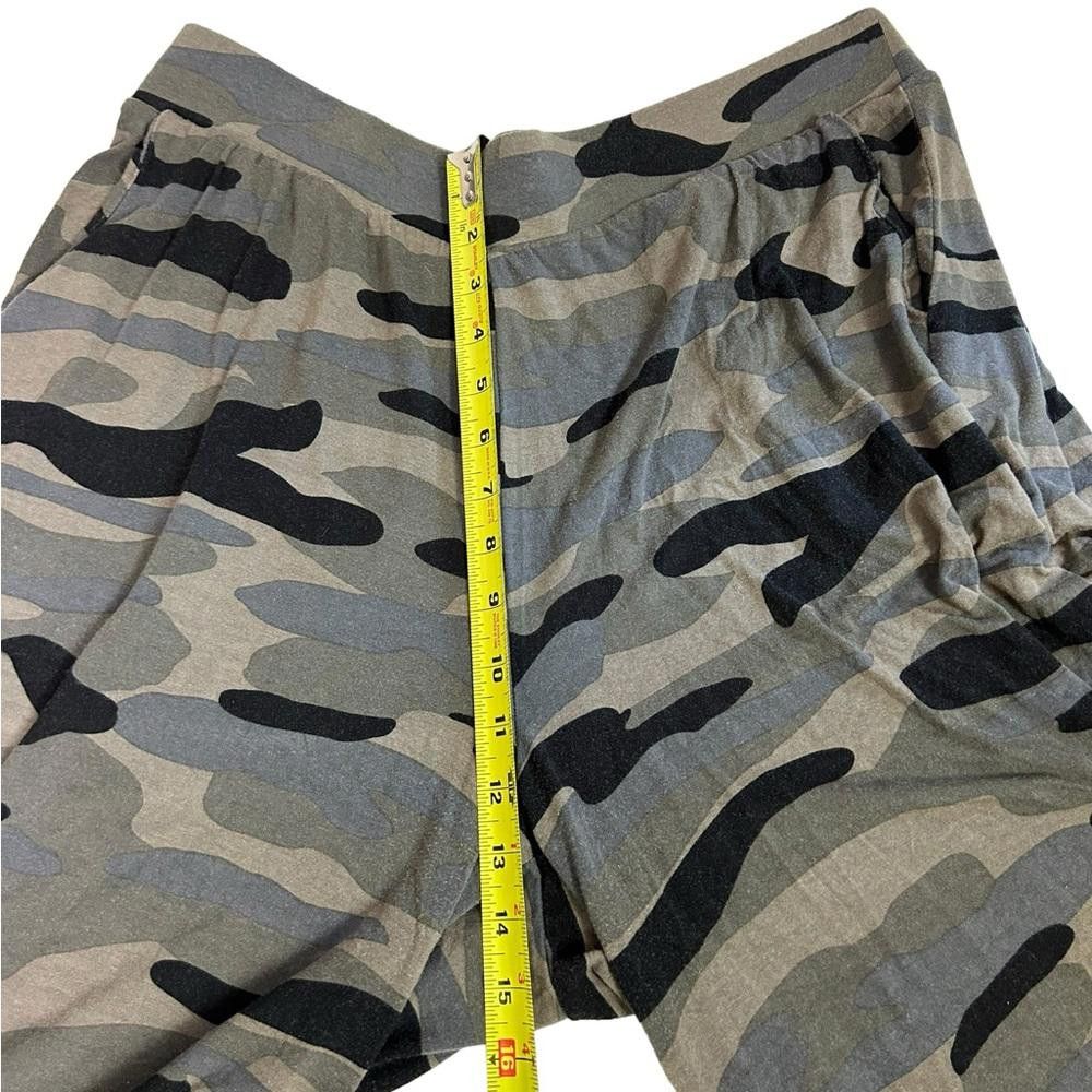 Torrid Torrid l Camo Super Soft Culotte Pants 1X Size 40" / US 18 - 6 Thumbnail