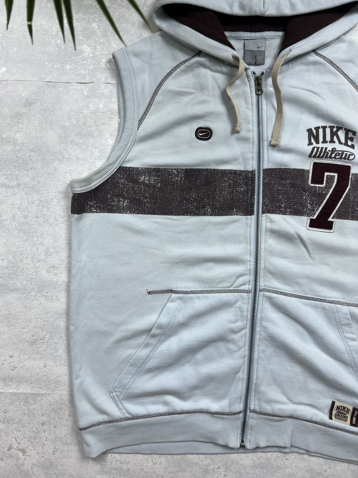 Nike 90s Nike Big Logo Vintage Oversized Sleeveless Zip Hoodie Size US XL / EU 56 / 4 - 3 Thumbnail