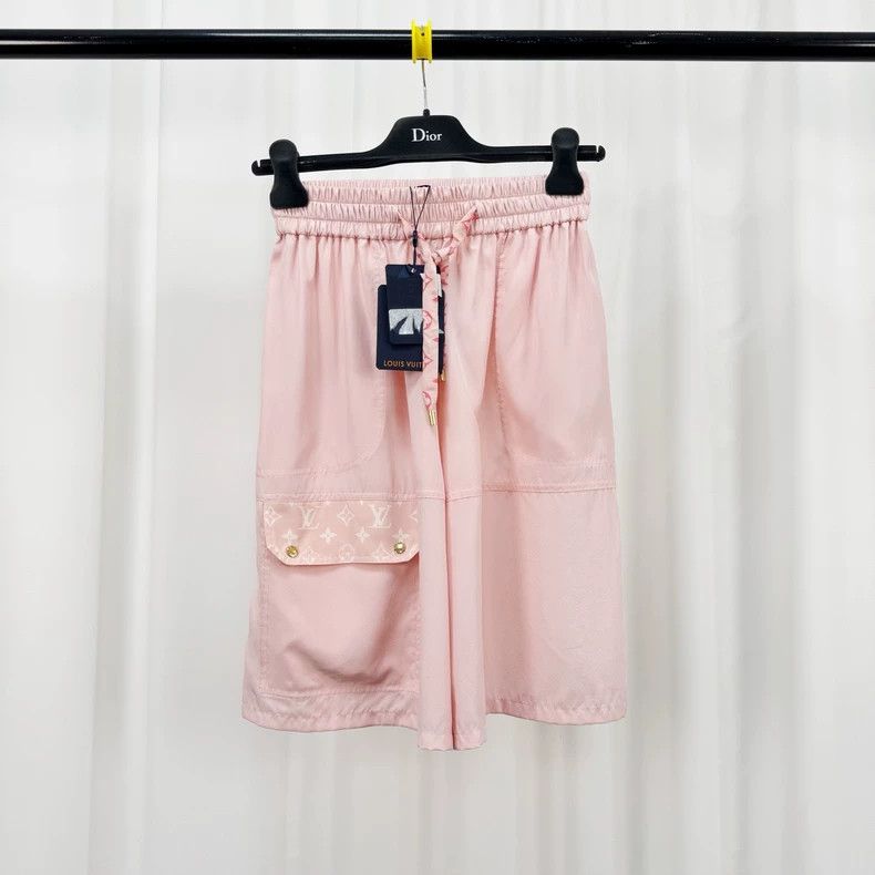 Louis Vuitton Louis Vuitton Pink Monogram Silk Shorts - dmc Size 26" / US 2 / IT 38 - 1 Thumbnail