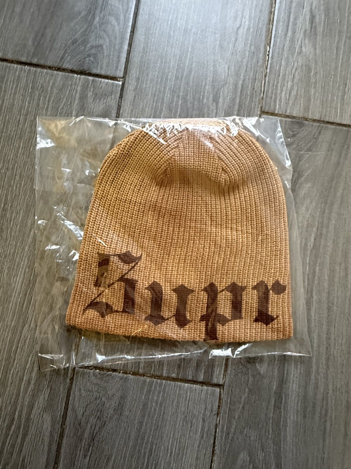 Supreme Supreme Old English Printed Beanie Brown Size ONE SIZE - 1 Thumbnail