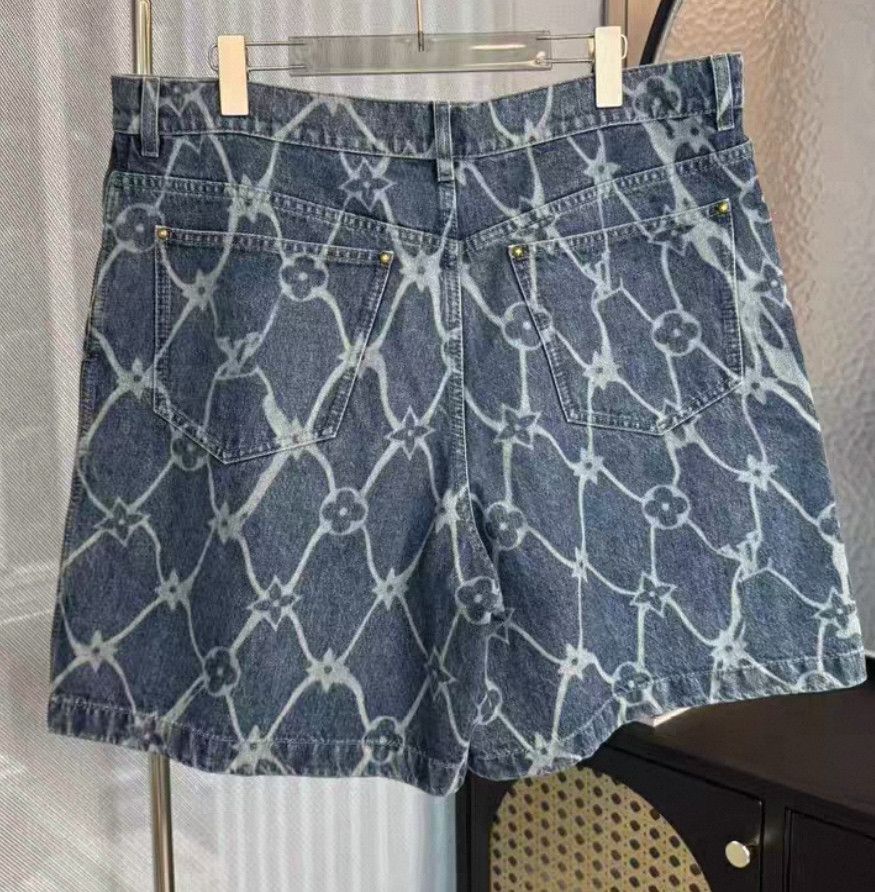 Louis Vuitton Louis Vuitton Full print denim shorts Size US 36 / EU 52 - 2 Thumbnail