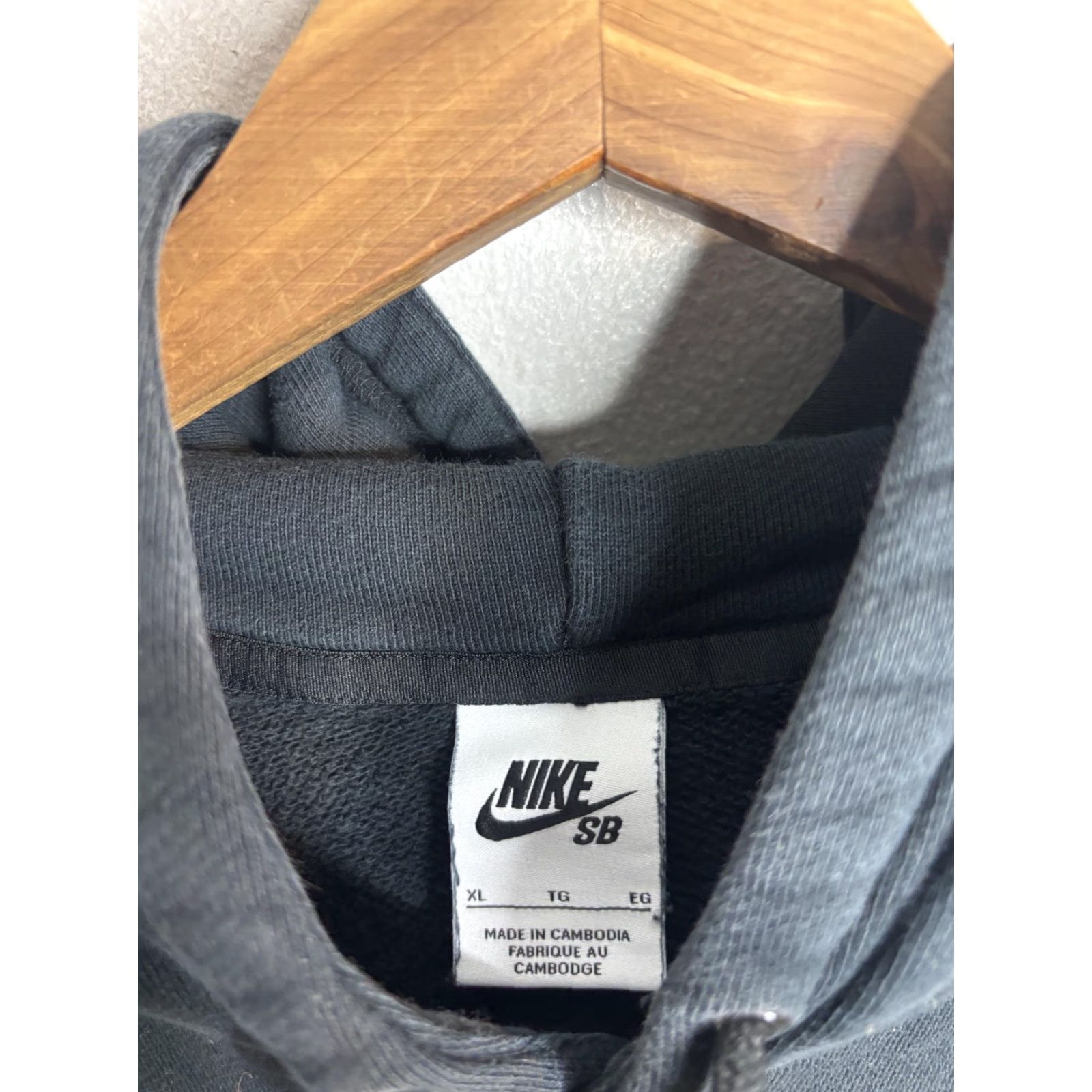 Nike Nike SB Hoodie Mens XL Black Flower Graphic Skate Sweatshirt Pullover Size US XL / EU 56 / 4 - 3 Thumbnail