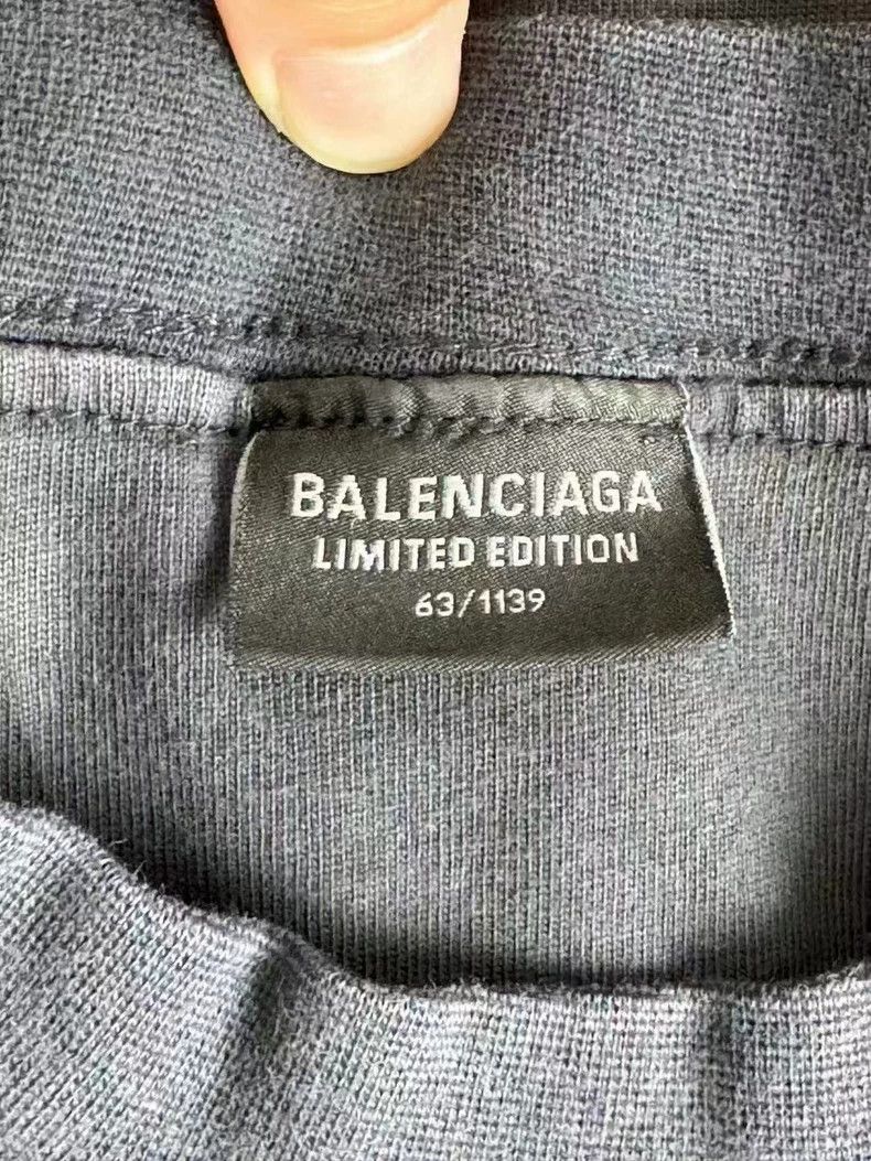Other Balenciaga Black bands are forbidden to wear short sleeves Size US M / EU 48-50 / 2 - 4 Thumbnail