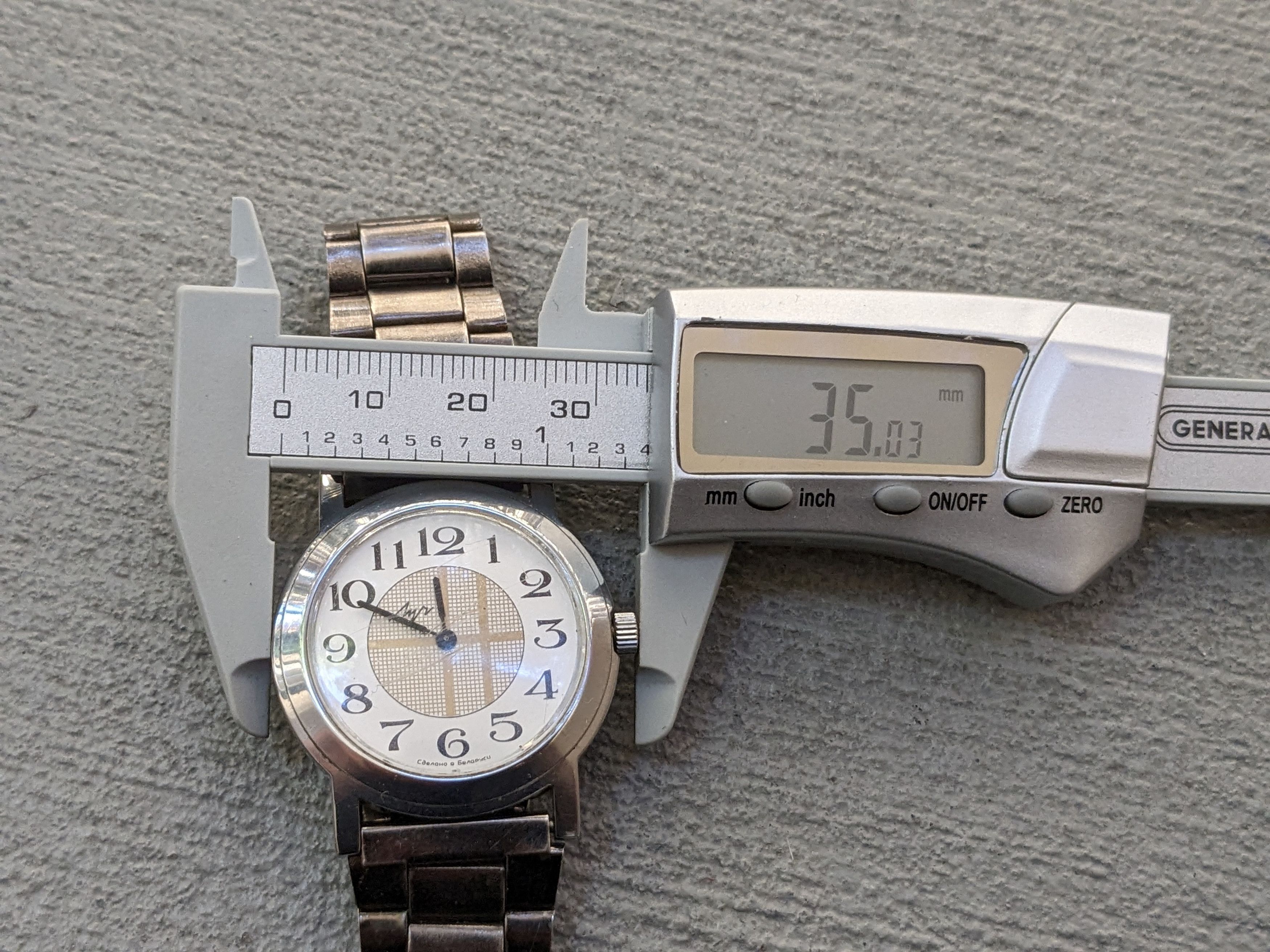 Vintage Vintage USSR Watch Luch Mechanic White Soviet CCCP Size ONE SIZE - 6 Thumbnail