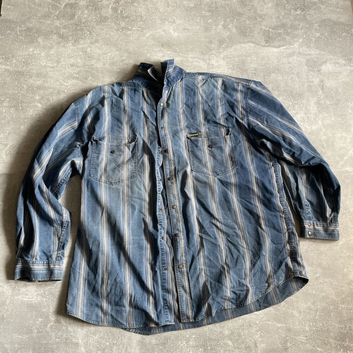 Vintage × Wrangler Rare 90s Vintage Wrangler indigo Aztec Western Shirt Strip Size US XXL / EU 58 / 5 - 1 Thumbnail