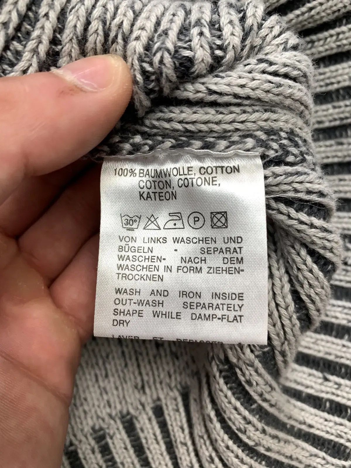 Japanese Brand SALE💣💣 Vintage Y2K Diesel Distressed Faded Effect sweater Size US L / EU 52-54 / 3 - 8 Thumbnail