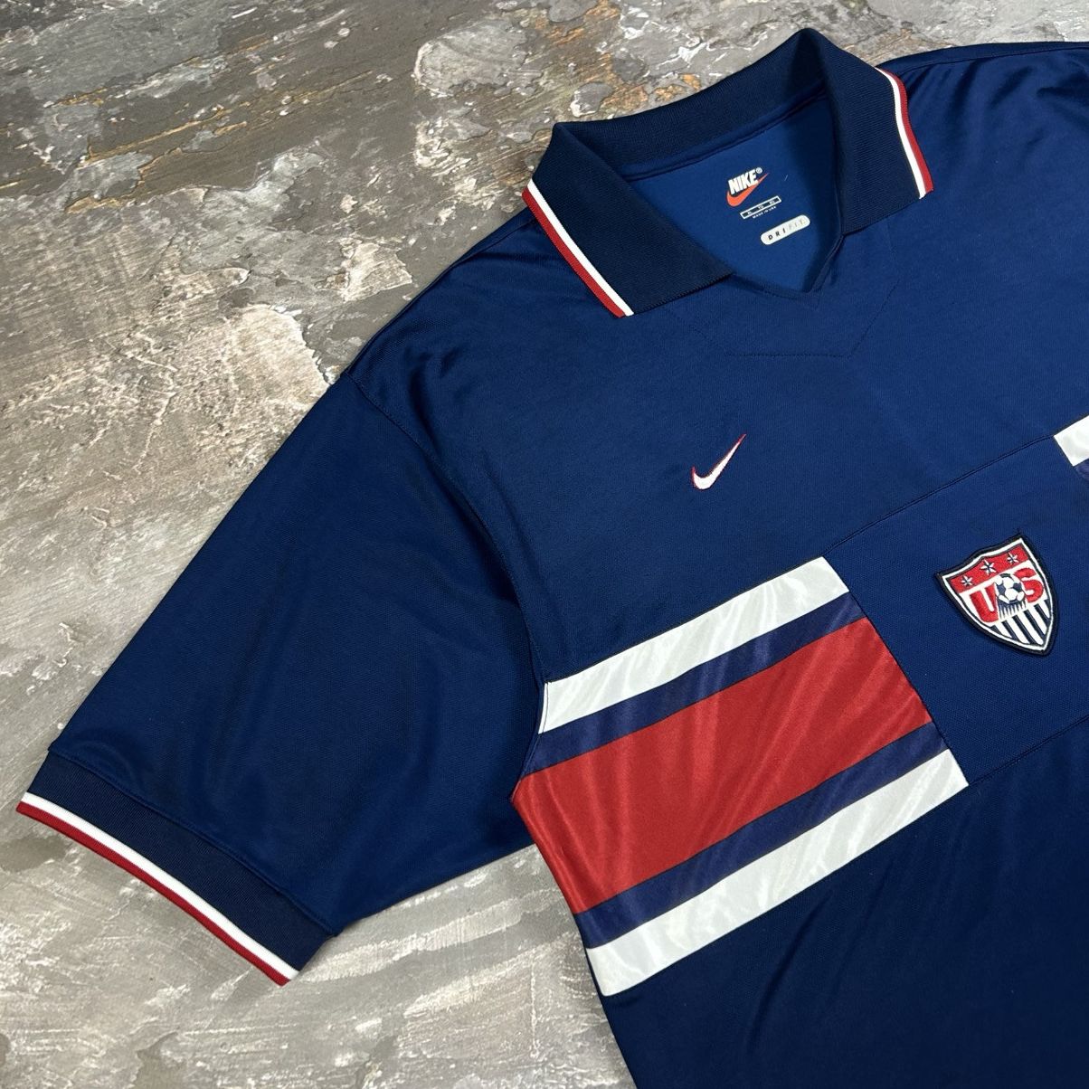 Nike Vintage Nike United States 95/98 Away USA National Jersey Size US XL / EU 56 / 4 - 3 Thumbnail
