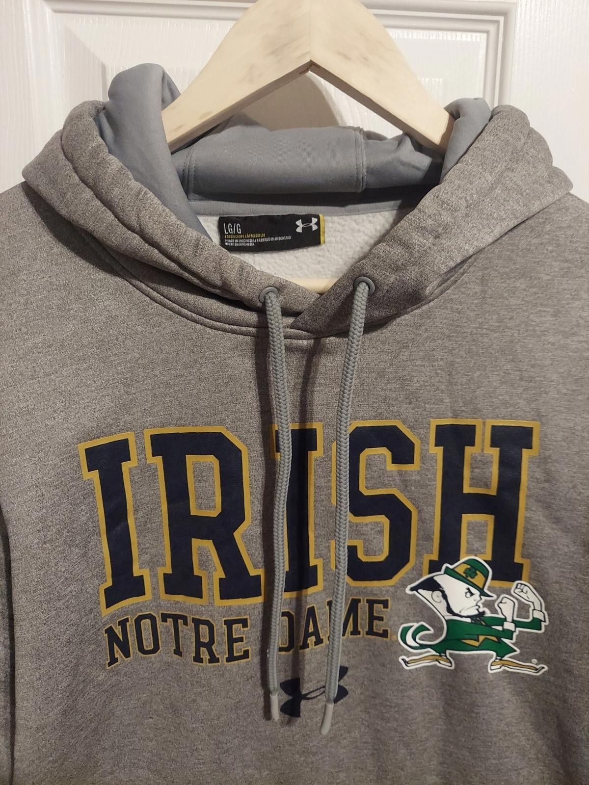 Under Armour NOTRE DAME FIGHTING IRISH Men’s Large Under Armour ATHLETIC Size ONE SIZE - 5 Thumbnail