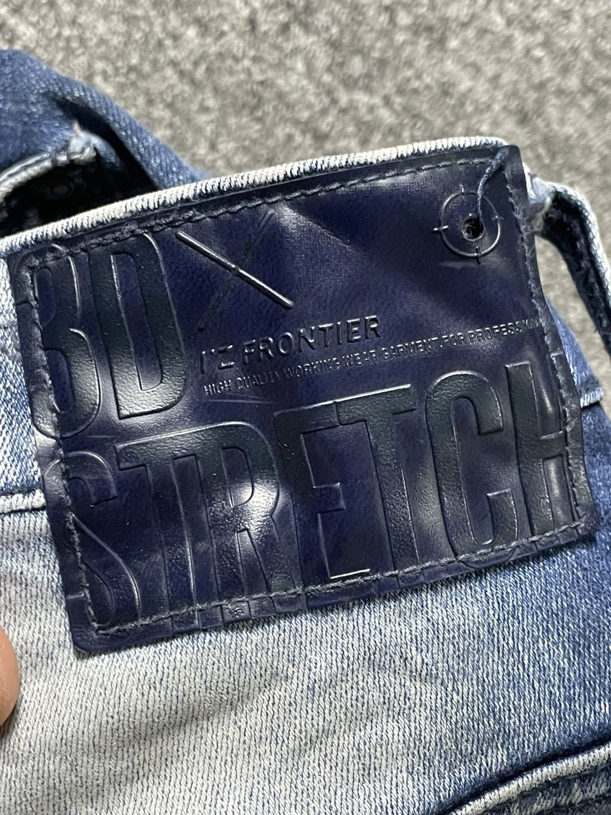Japanese Brand × Vintage IZ Frontier 3D x Stretch Distressed Denim Jeans (104) Size US 32 / EU 48 - 7 Thumbnail