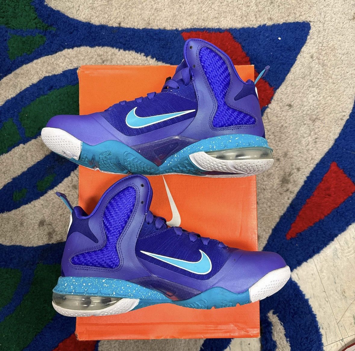 Nike Lebron 9 Hornets Size US 6.5 / EU 39-40 - 2 Thumbnail