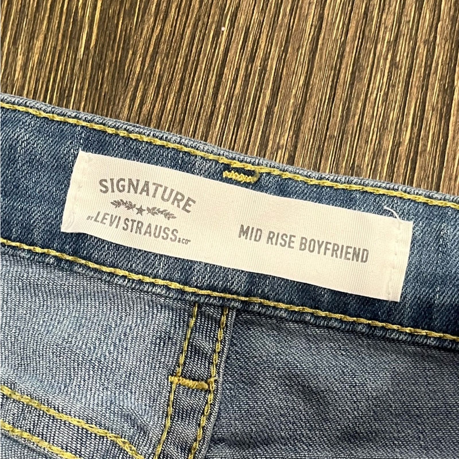 Levi's Levis Jeans Mid Rise Capris Boyfriend Distressed Denim Size 30" / US 8 / IT 44 - 7 Thumbnail