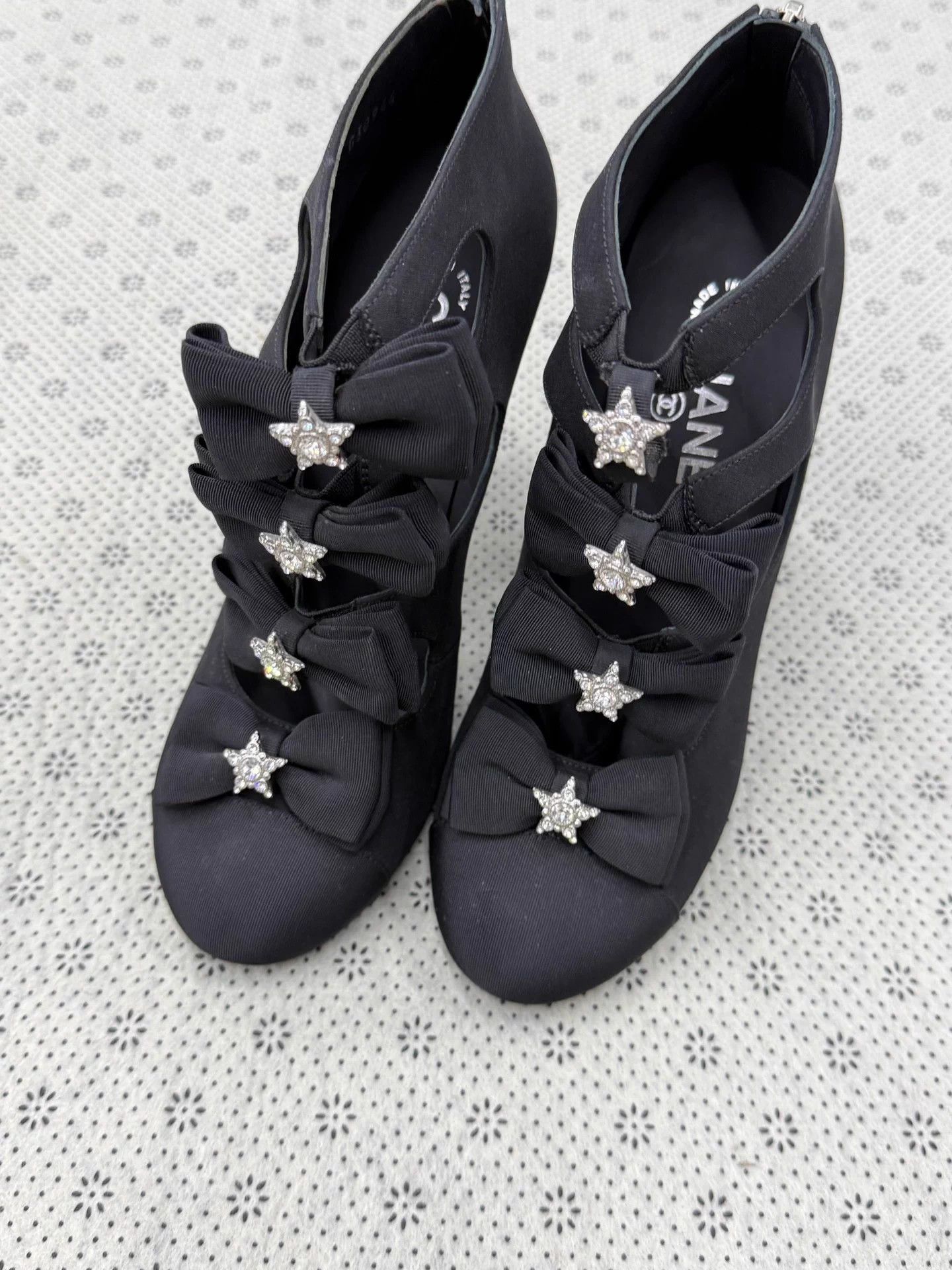 Chanel Chanel Black Bow Crystal Heels 38.5 Size US 7.5 / IT 37.5 - 2 Thumbnail