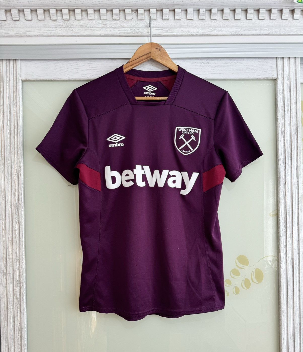 Umbro West Ham United Soccer Jersey Football Kit Shirt Size US S / EU 44-46 / 1 - 1 Thumbnail