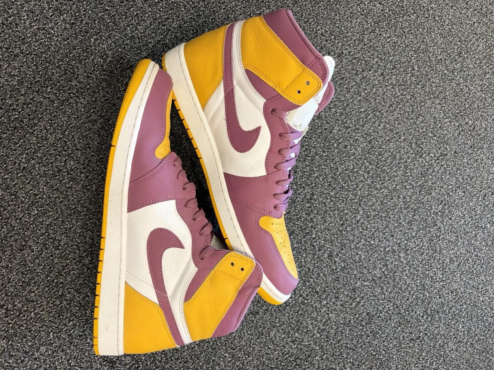 Jordan Brand Size 15 - Jordan 1 Retro High OG Brotherhood 2022 Size US 15 / EU 48 - 6 Thumbnail